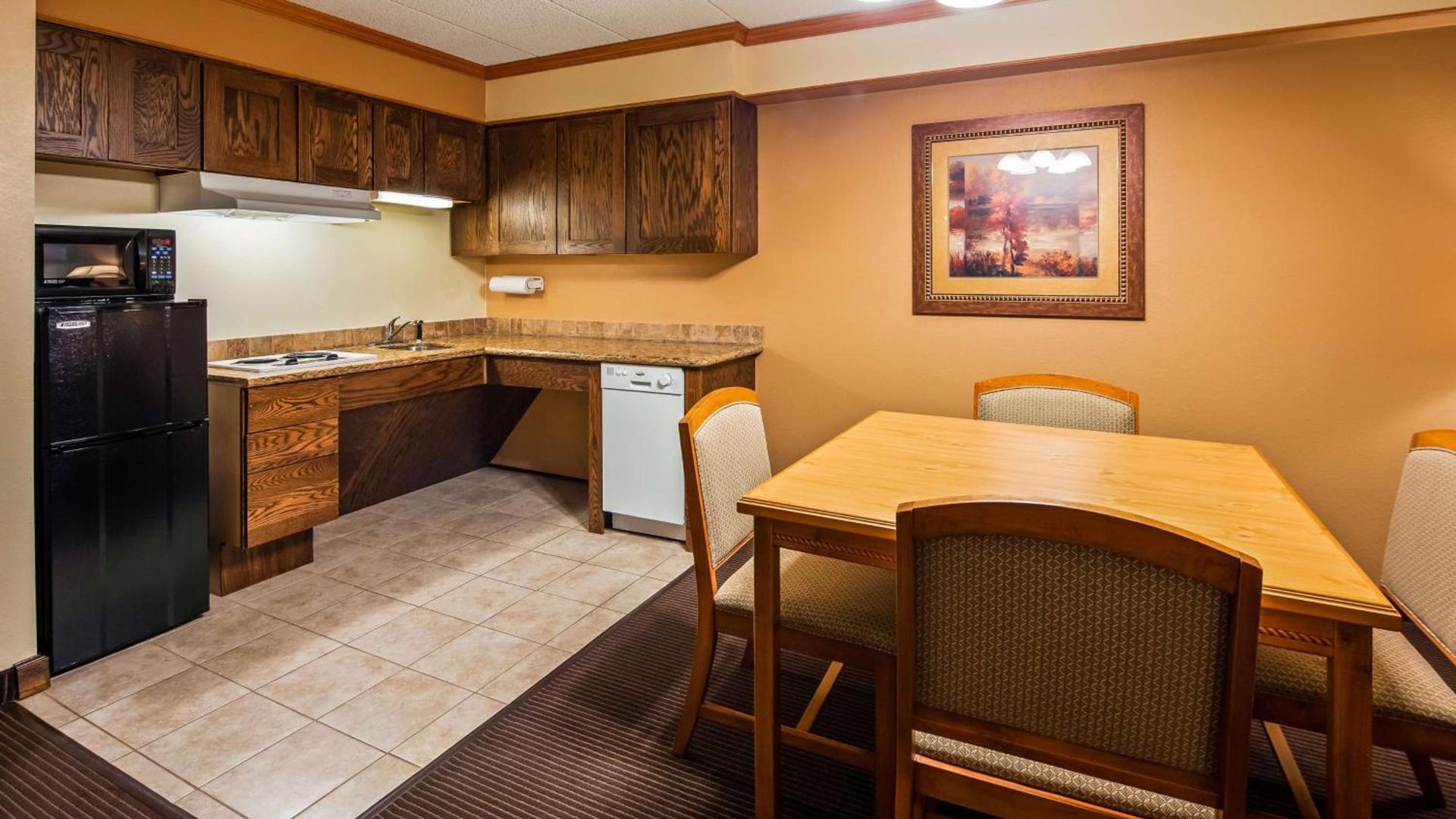Best Western Plus Sidney Lodge photo 20