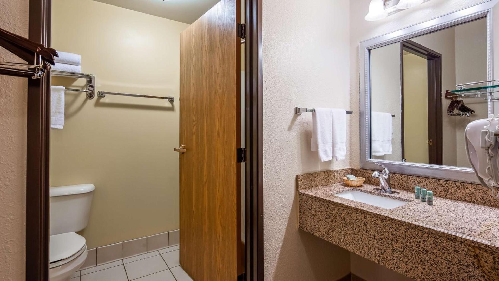 Best Western B R Guest photo 12