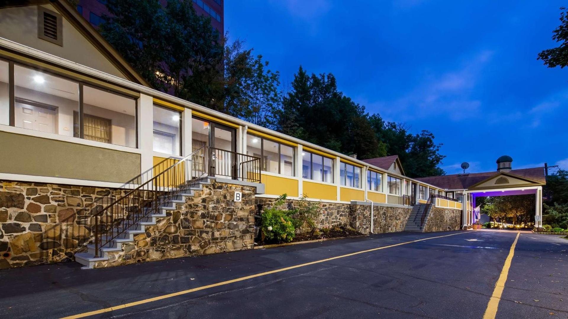 Best Western Fort Lee photo 36