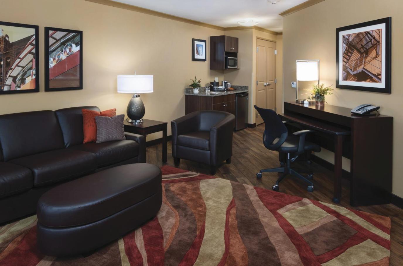 ClubHouse Hotel & Suites Fargo photo 9