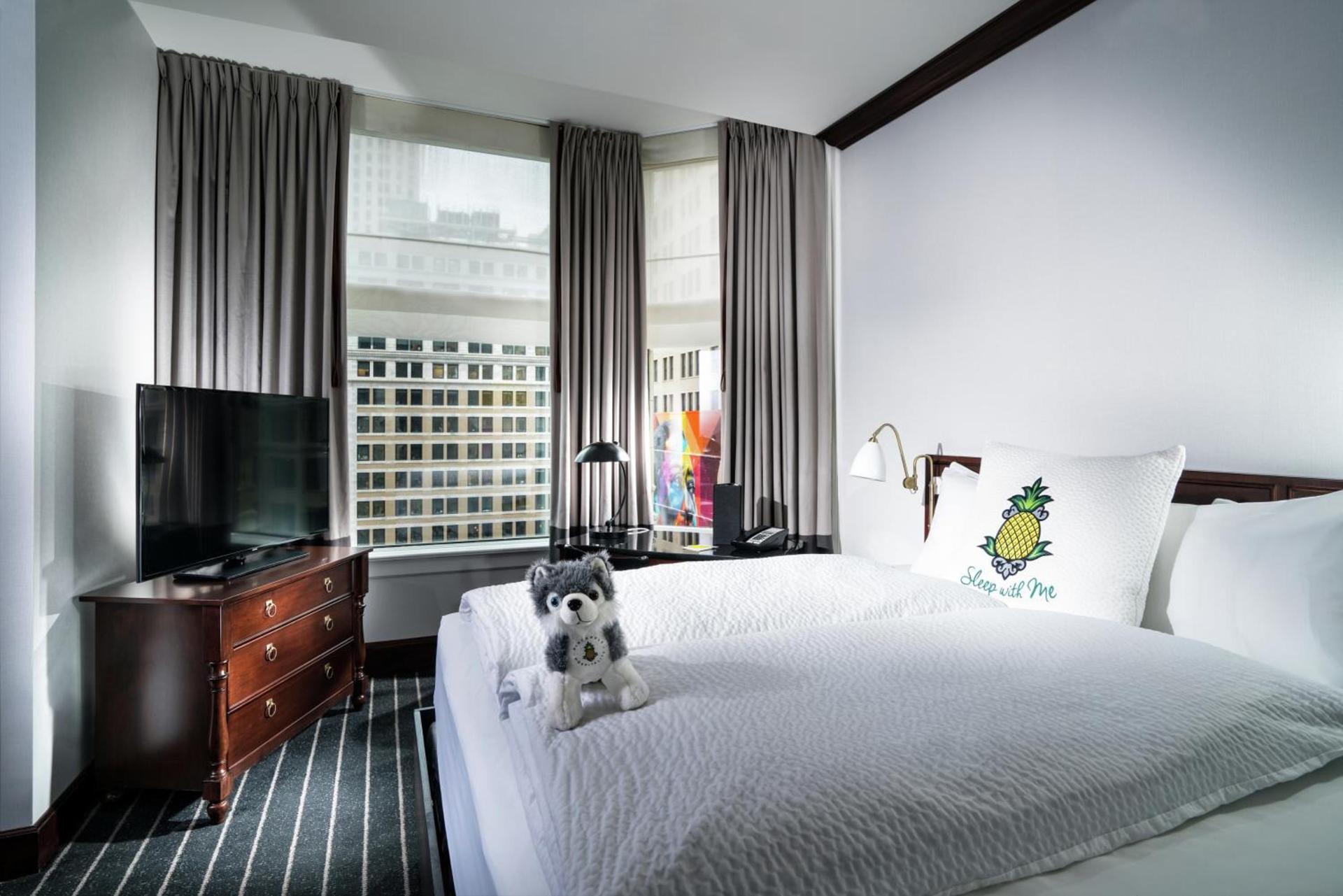 Staypineapple, An Iconic Hotel, The Loop photo 6