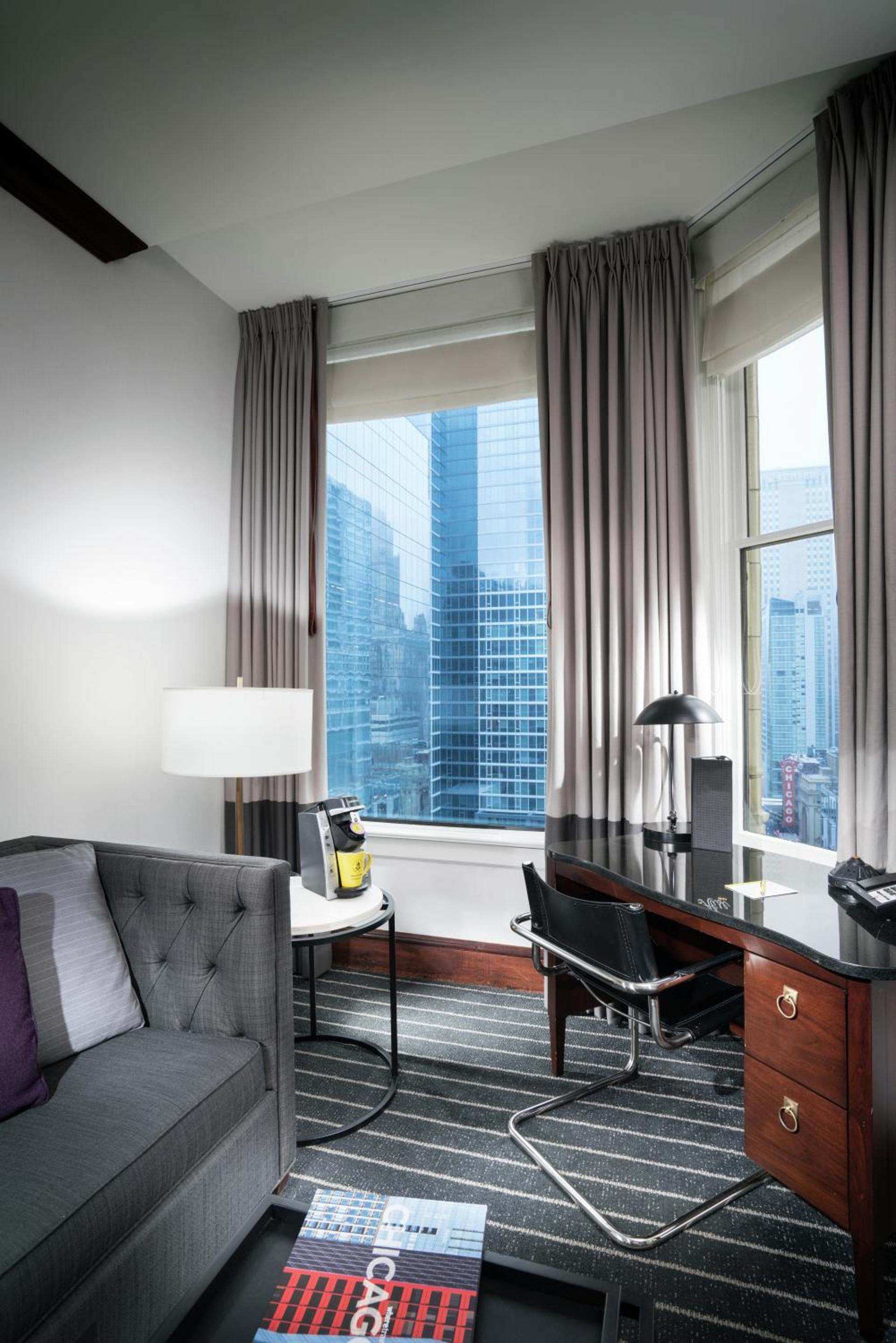 Staypineapple, An Iconic Hotel, The Loop photo 3
