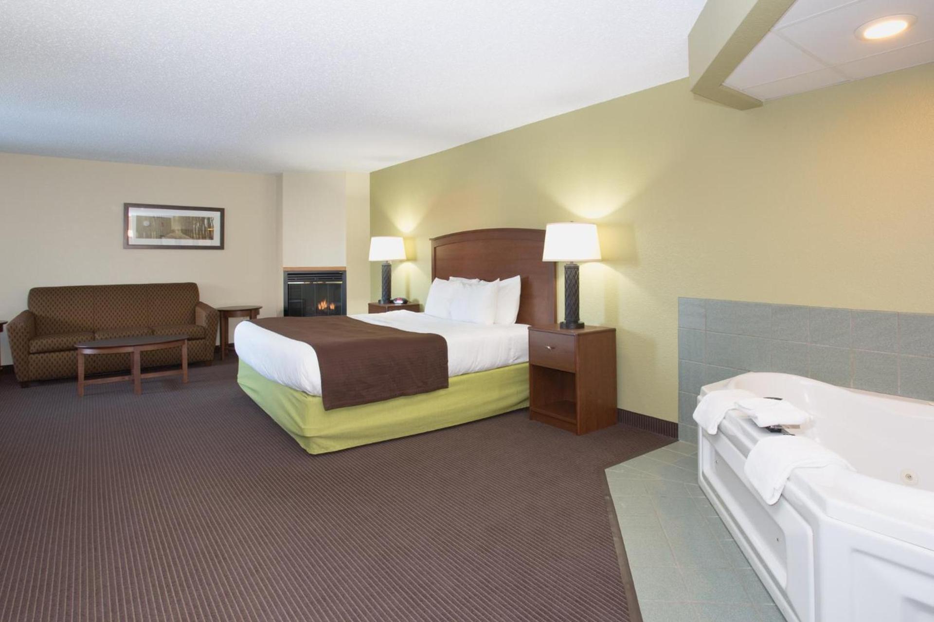 Cobblestone Hotel & Suites - Wisconsin Rapids photo 7