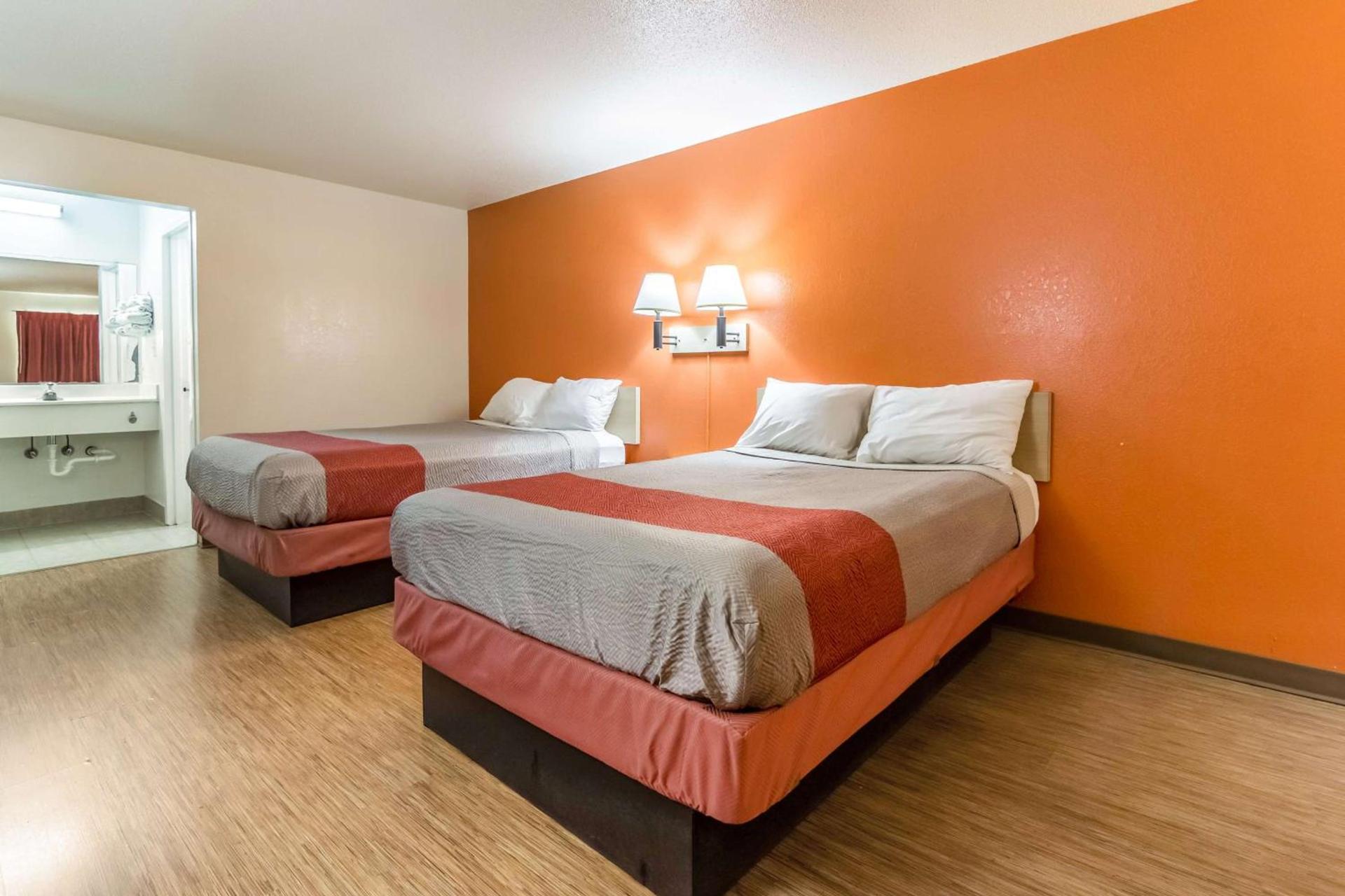 Motel 6-Raleigh, NC - Cary photo 13