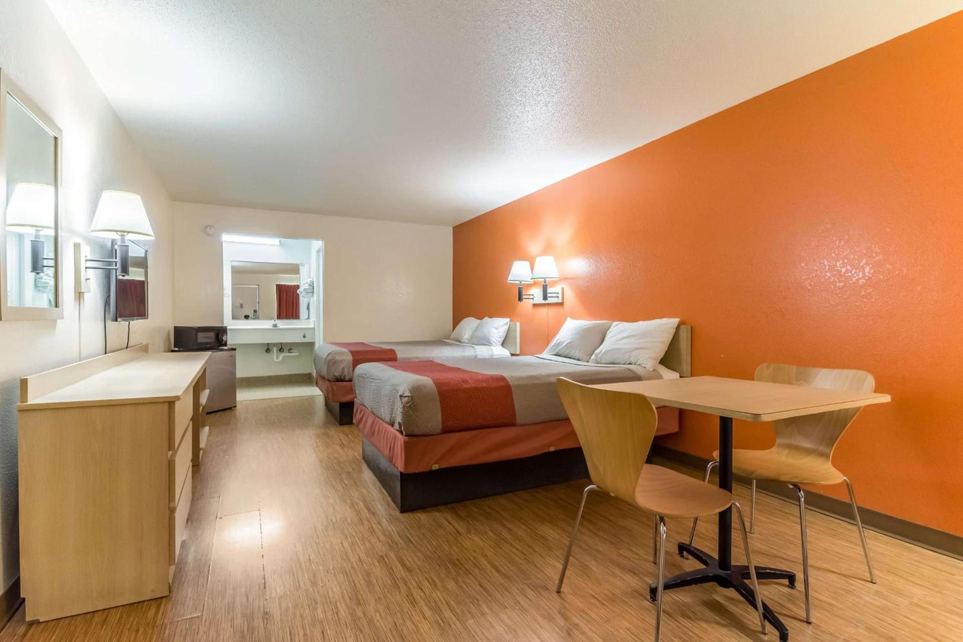 Motel 6-Raleigh, NC - Cary photo 10