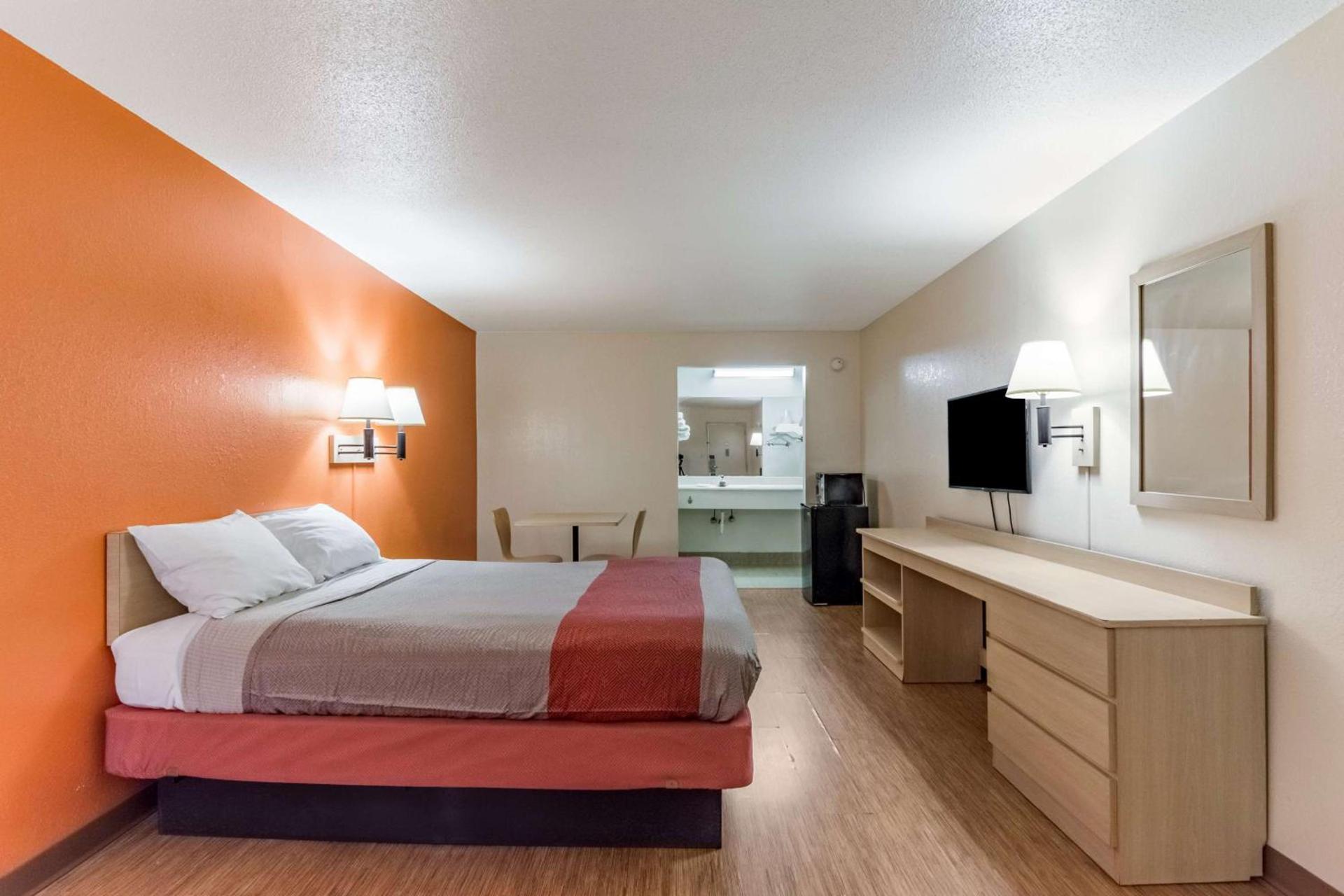 Motel 6-Raleigh, NC - Cary photo 6