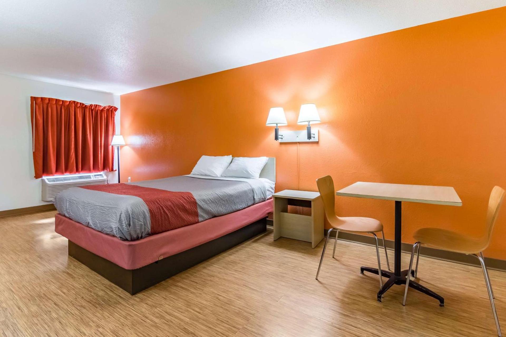 Motel 6-Raleigh, NC - Cary photo 8