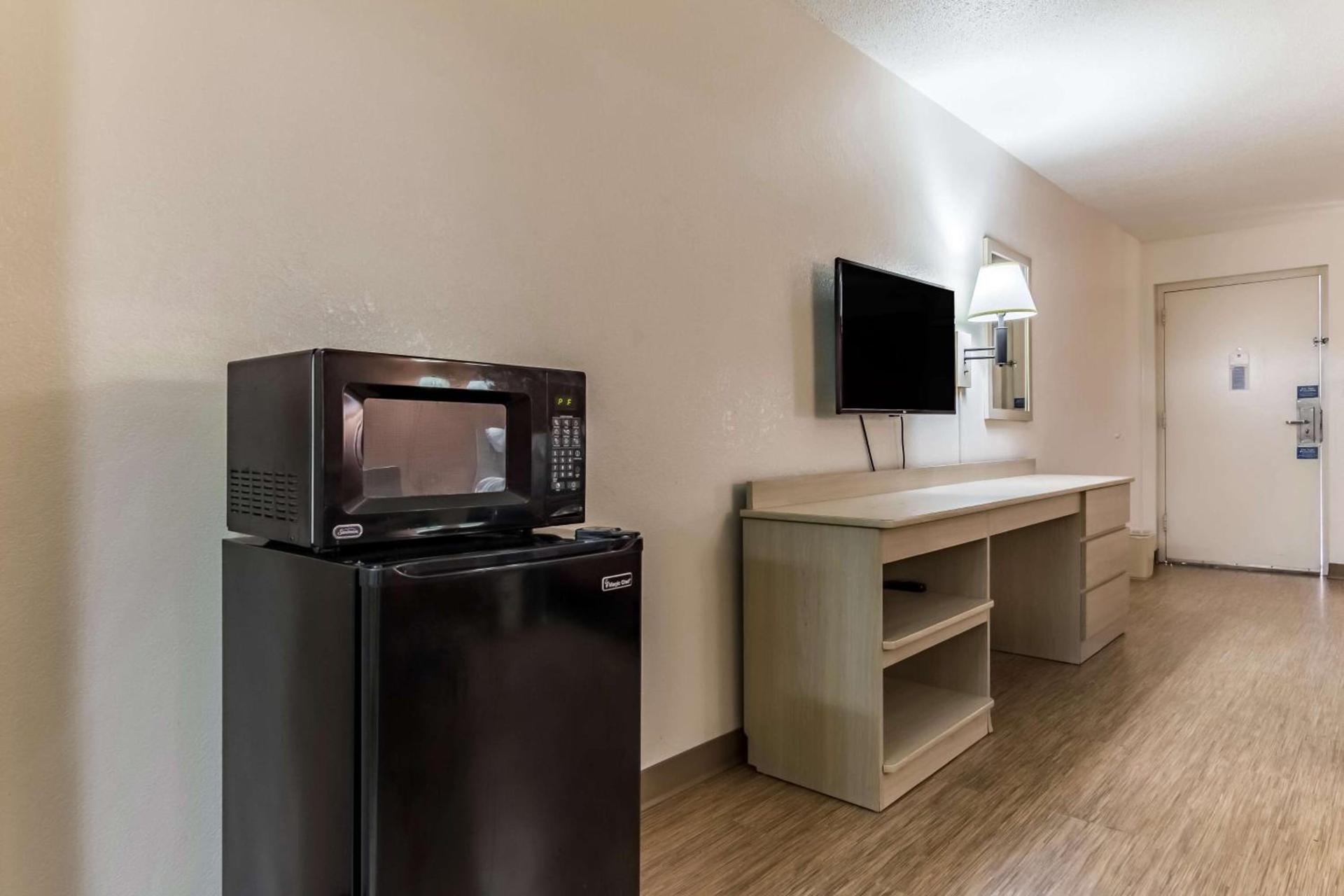 Motel 6-Raleigh, NC - Cary photo 5