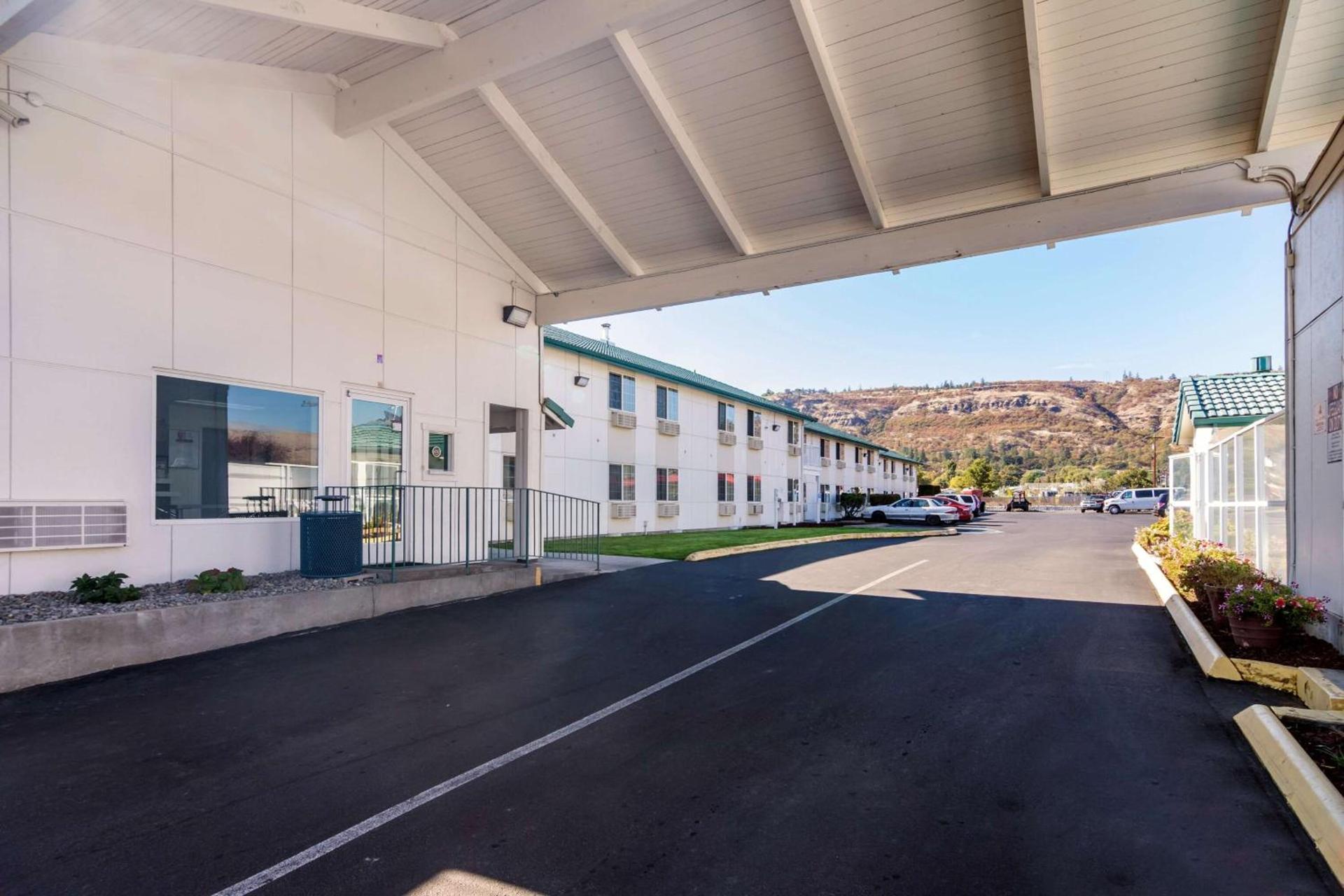 Motel 6-The Dalles, OR photo 2