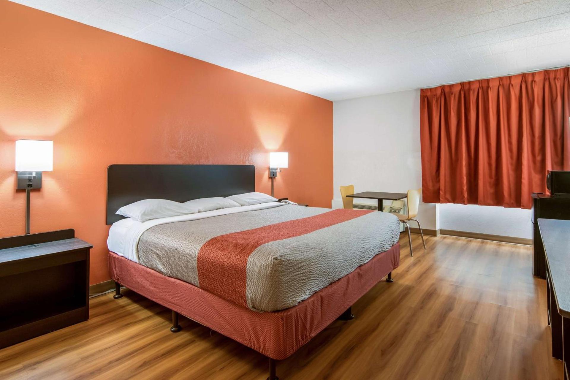 Motel 6-New Stanton, PA photo 14