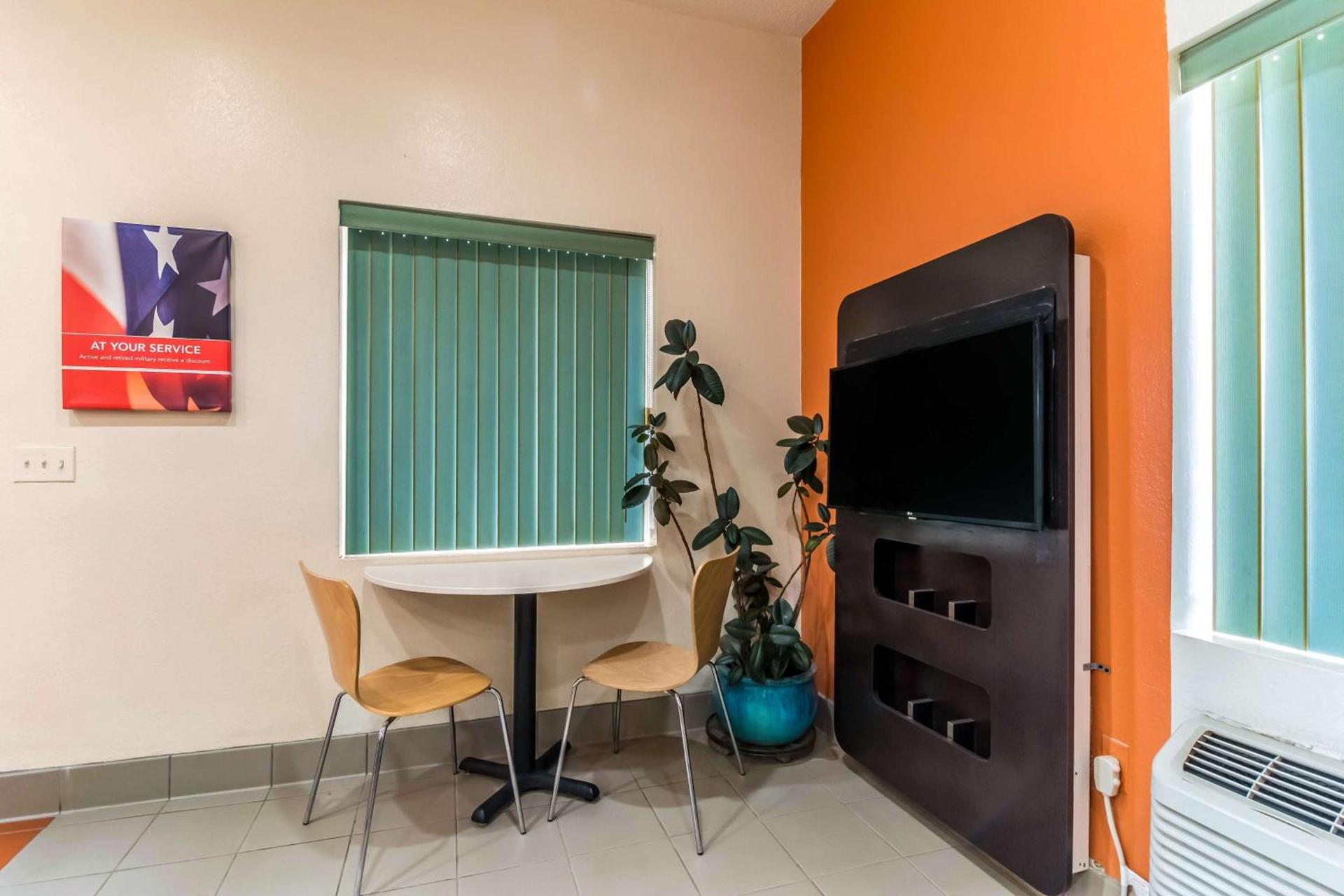 Motel 6-Raleigh, NC - Cary photo 21