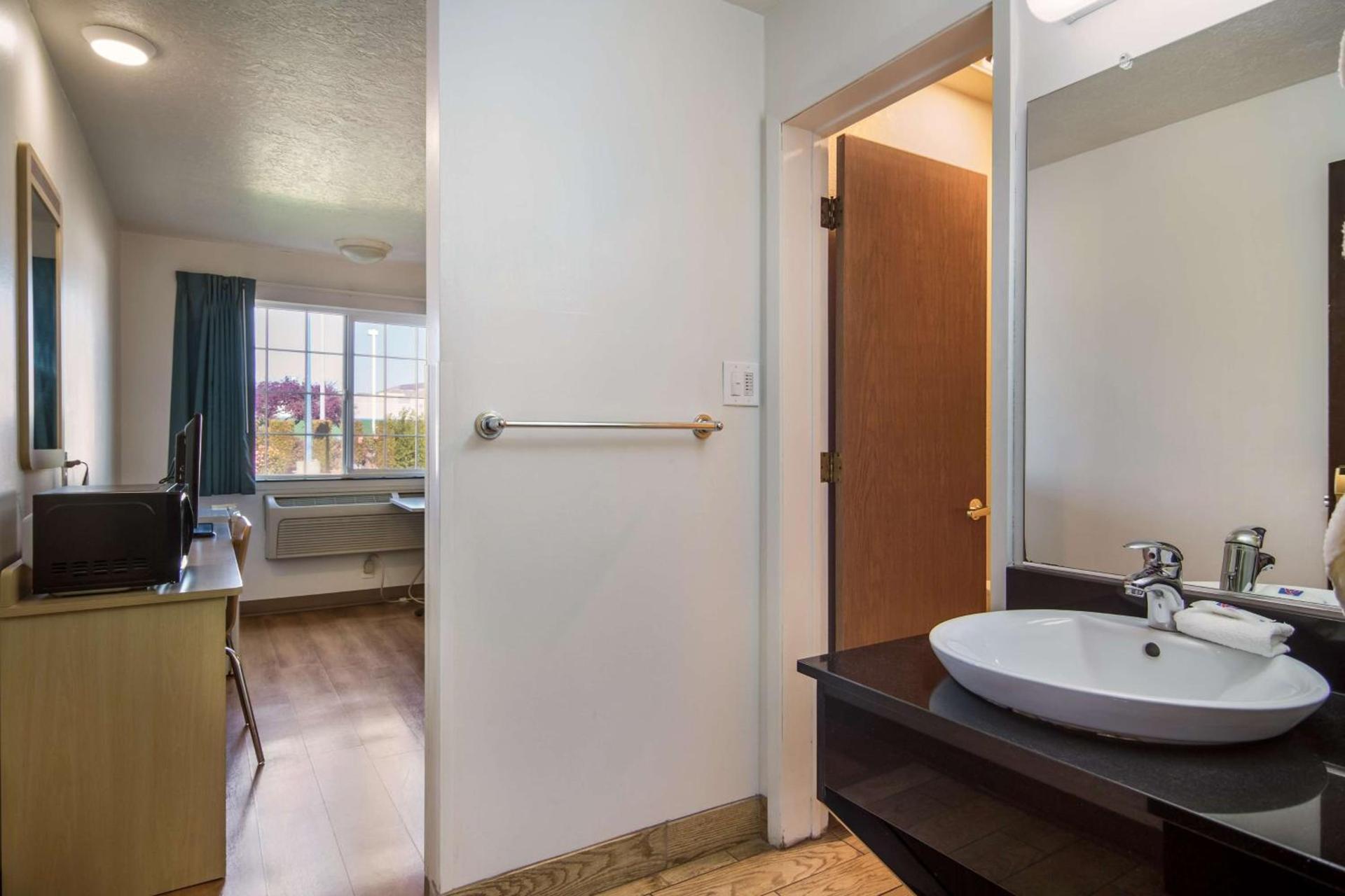 Motel 6-The Dalles, OR photo 20