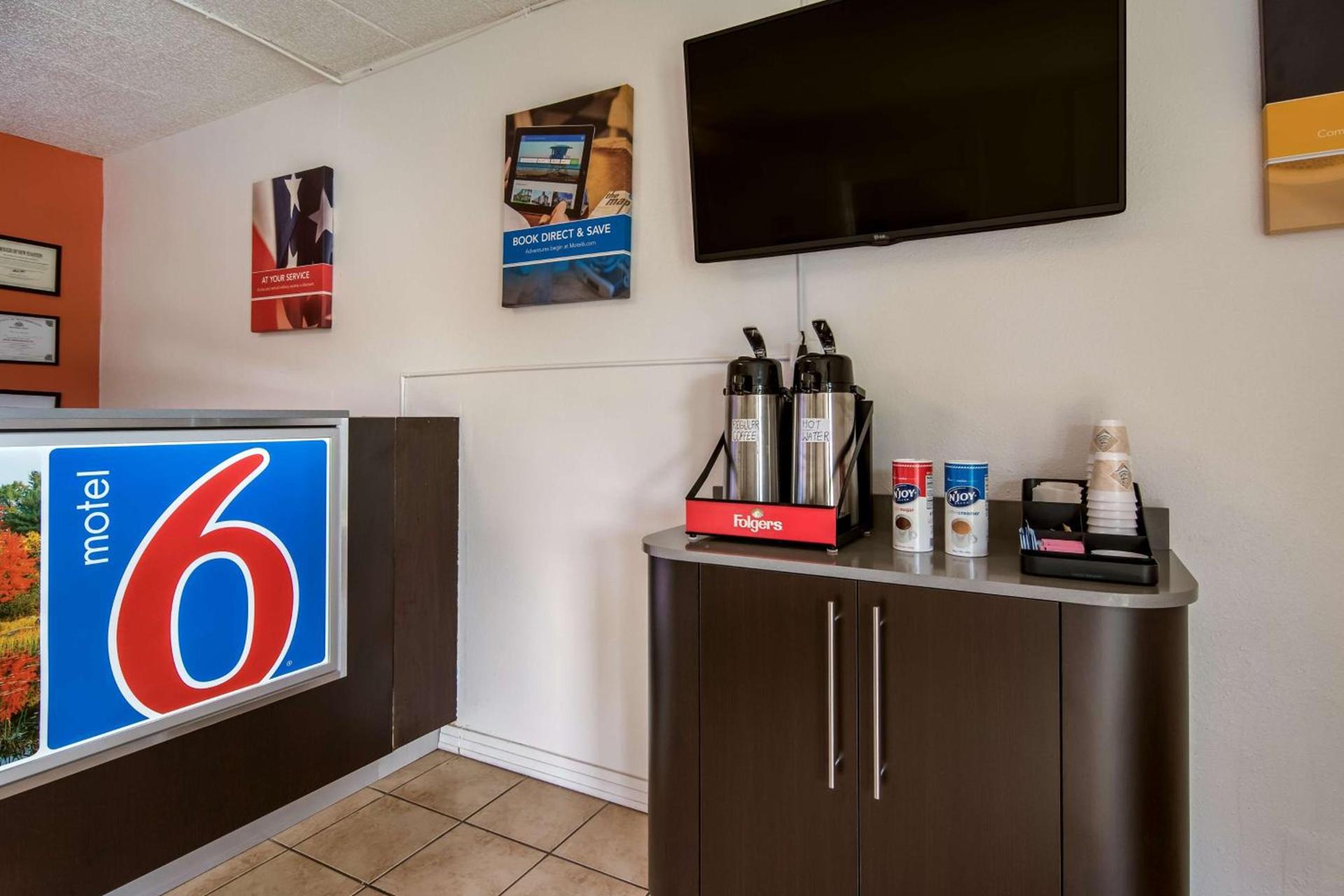 Motel 6-New Stanton, PA photo 6