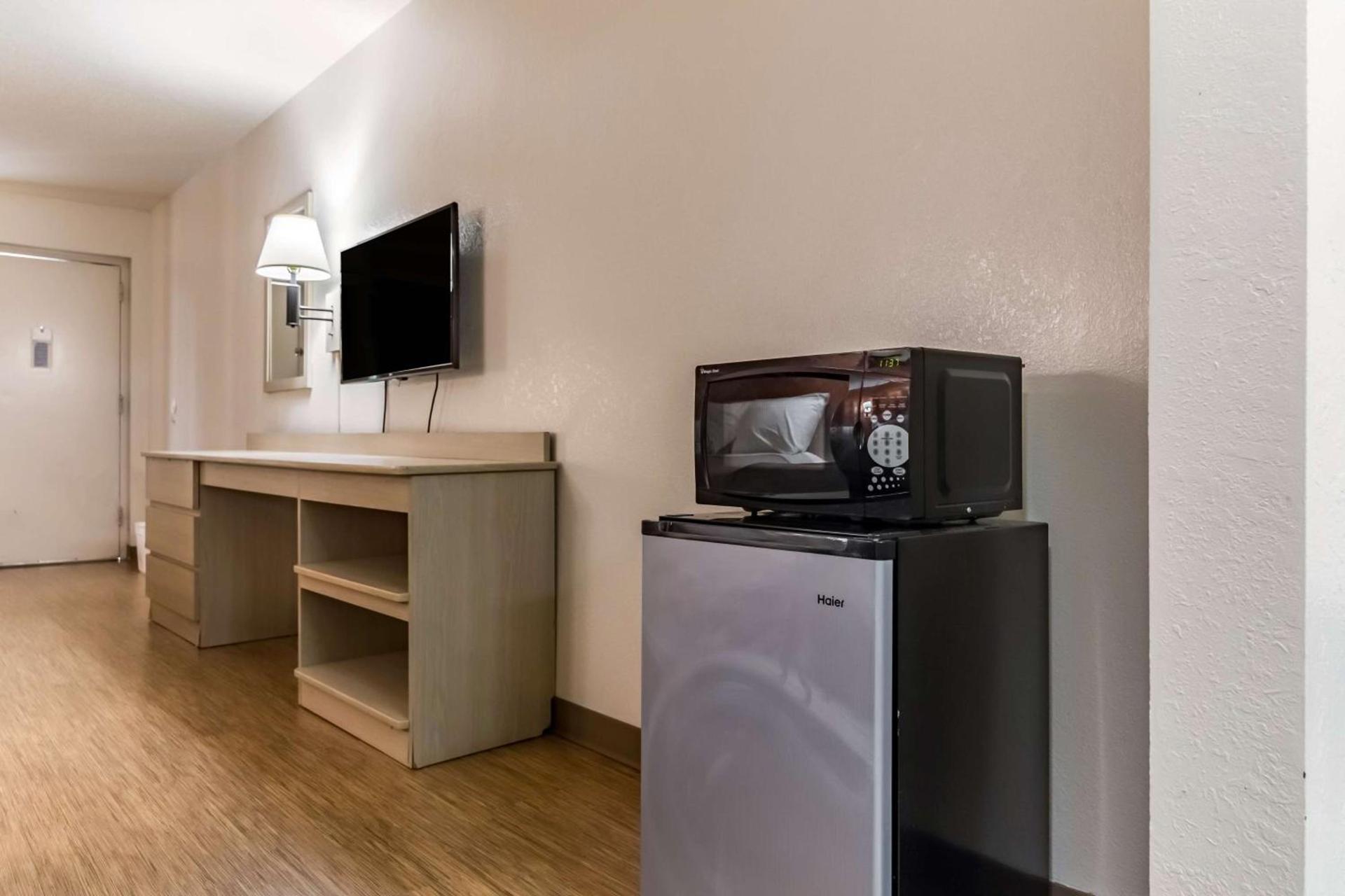 Motel 6-Raleigh, NC - Cary photo 11