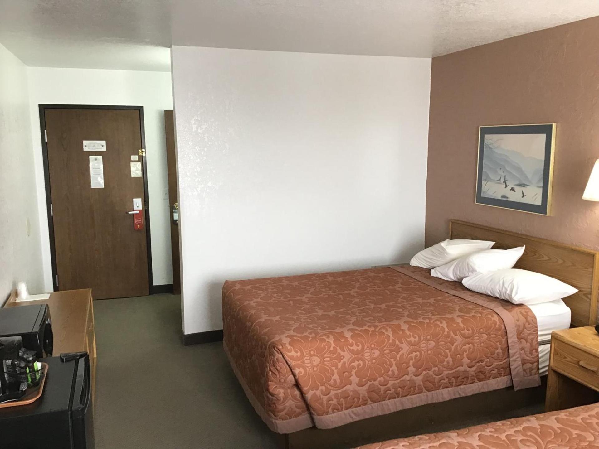 Super 8 by Wyndham Cut Bank photo 28