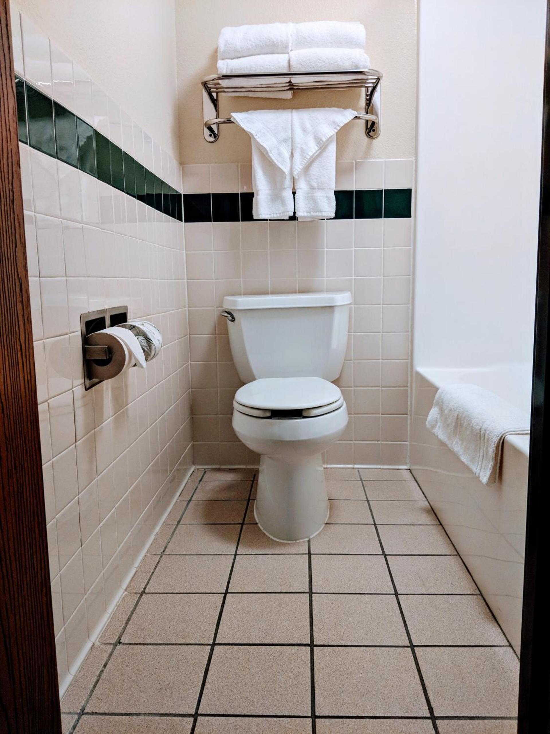AmericInn by Wyndham Grand Forks photo 35