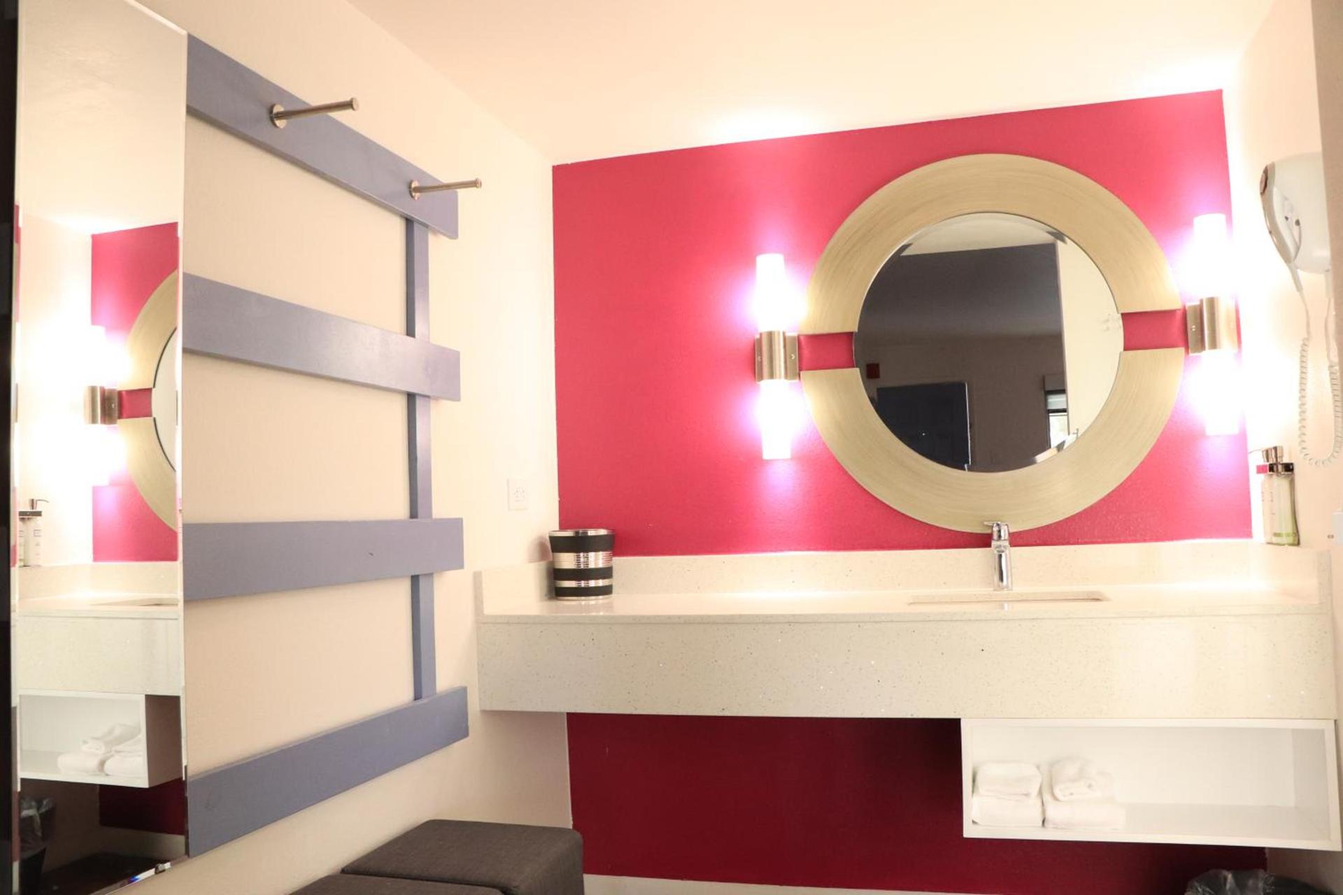 University Inn photo 10