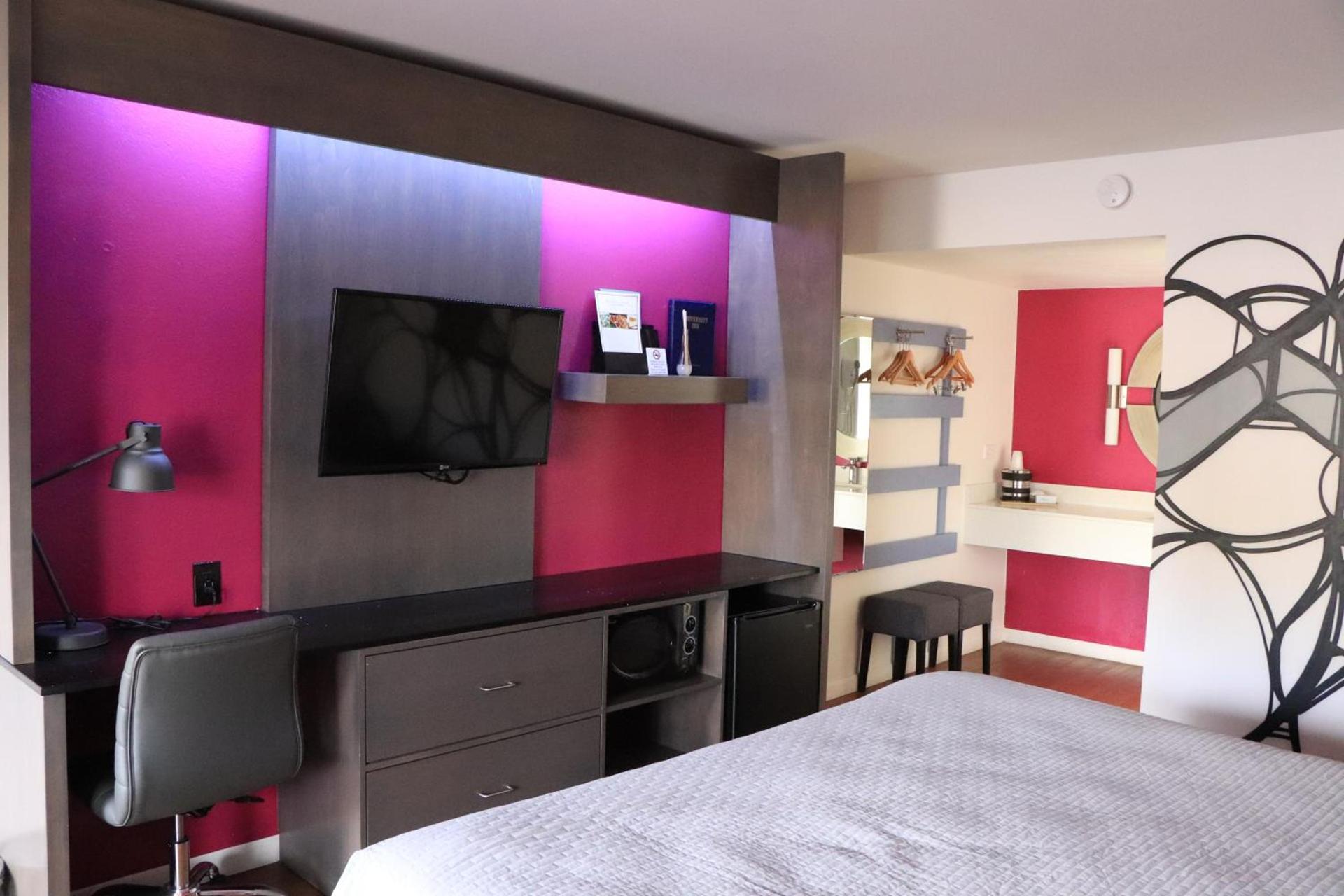University Inn photo 7