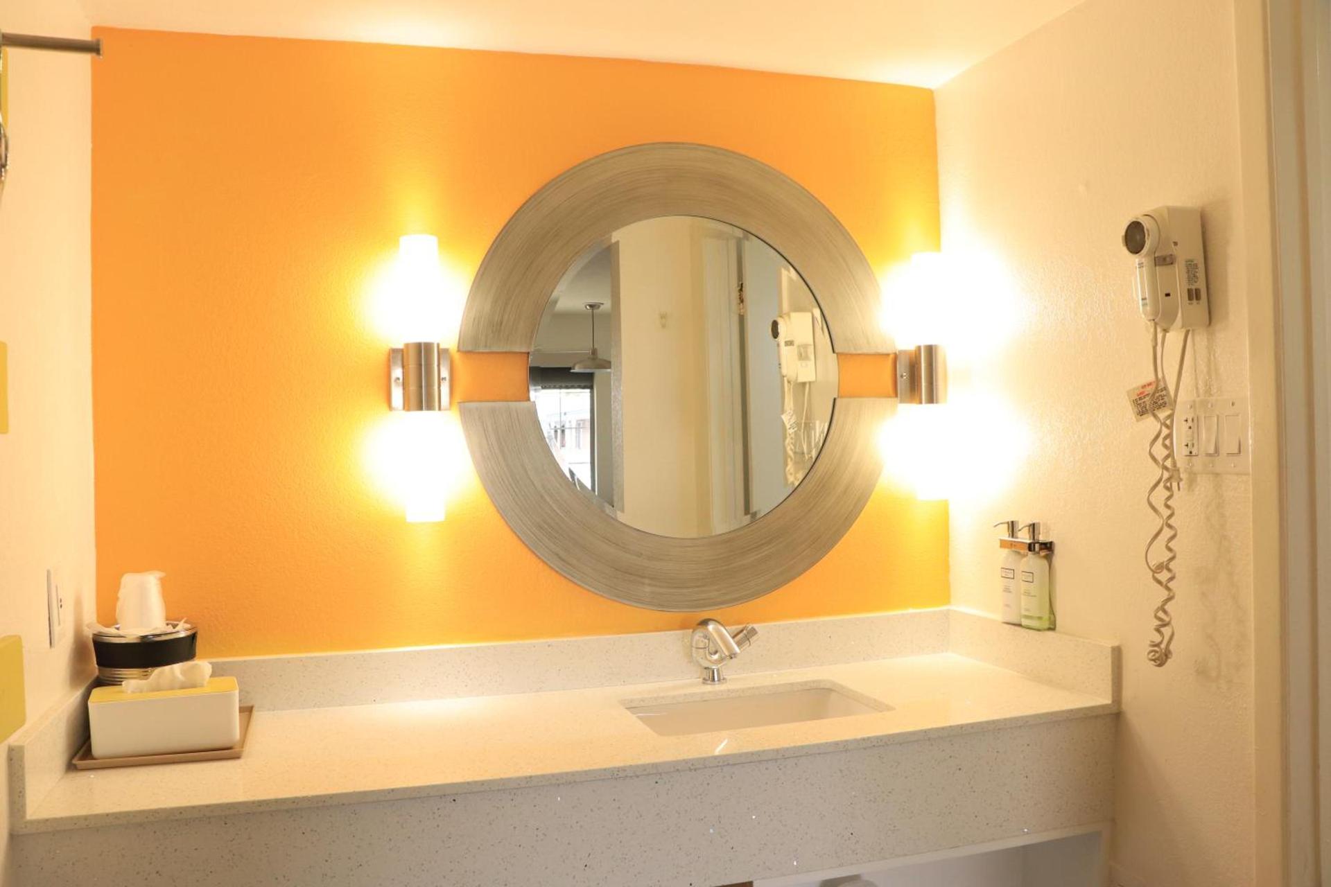University Inn photo 17