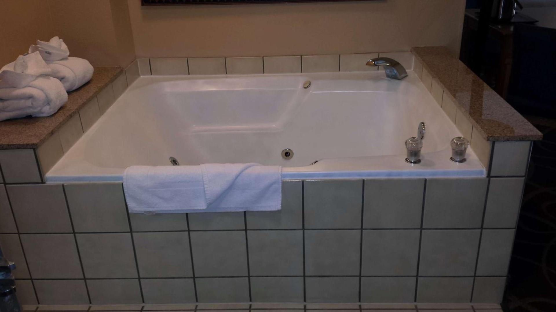 Quality Inn & Suites Black River Falls I-94 photo 30