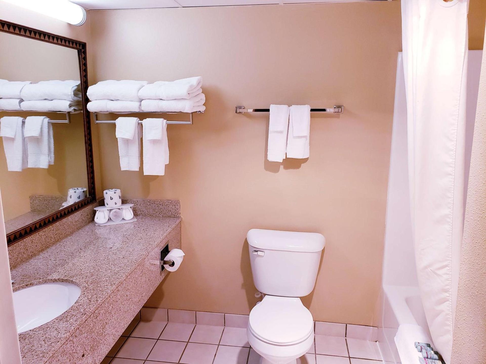 Quality Inn & Suites Black River Falls I-94 photo 34