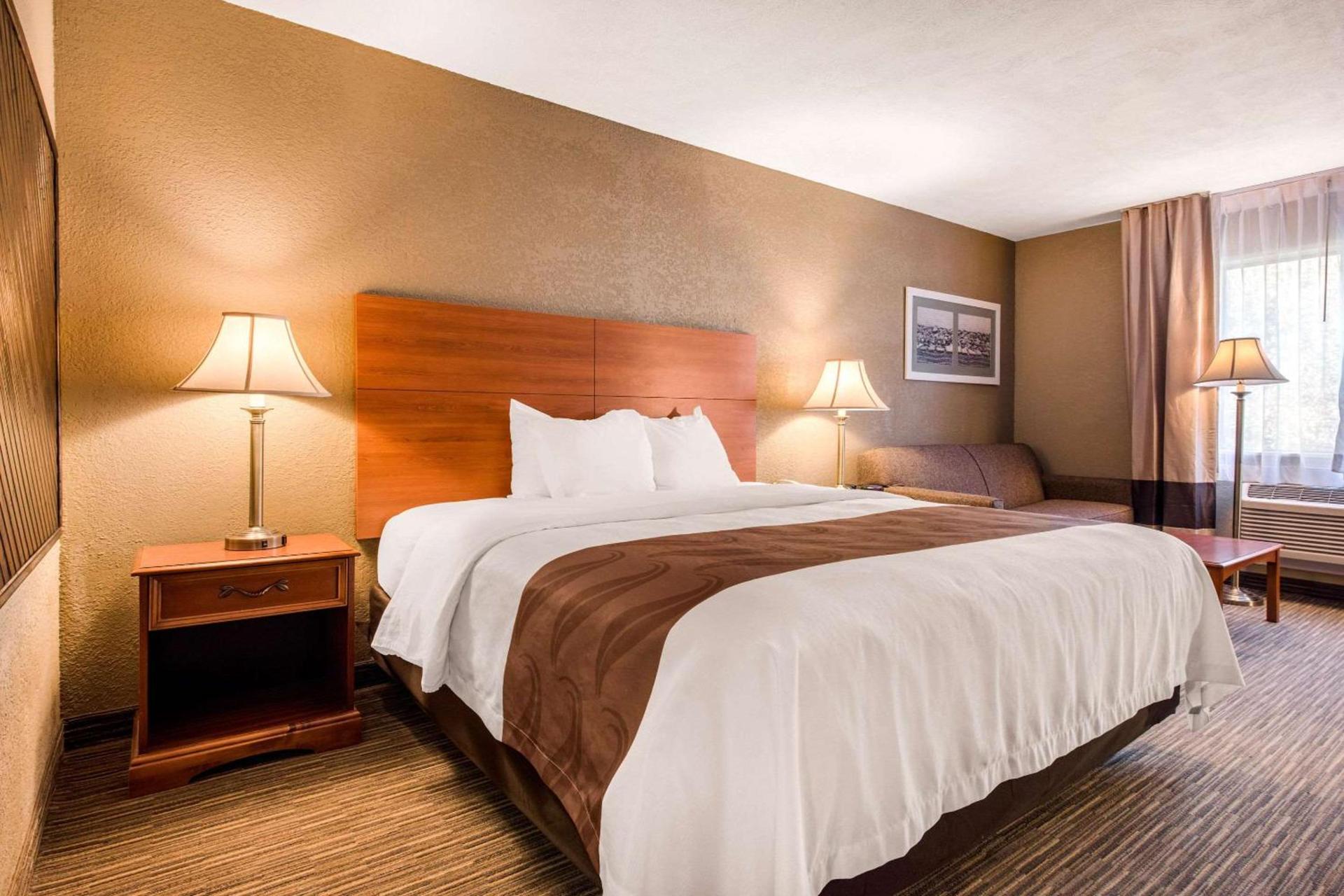 Quality Inn & Suites New Castle photo 11
