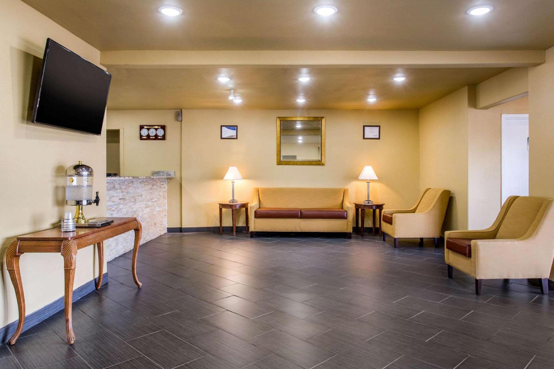 Quality Inn Stateline photo 21