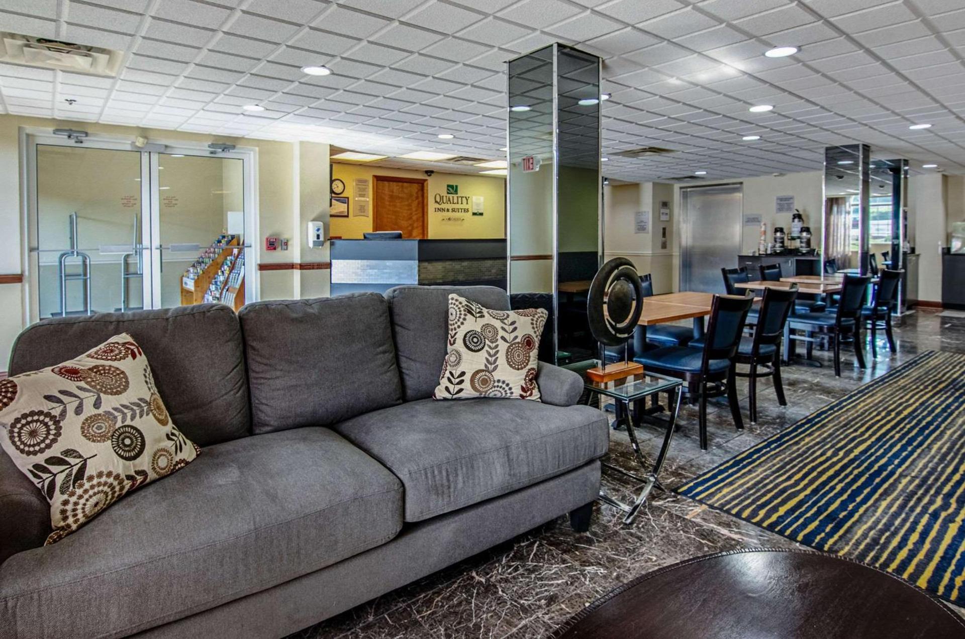 Quality Inn & Suites Bristol North photo 2