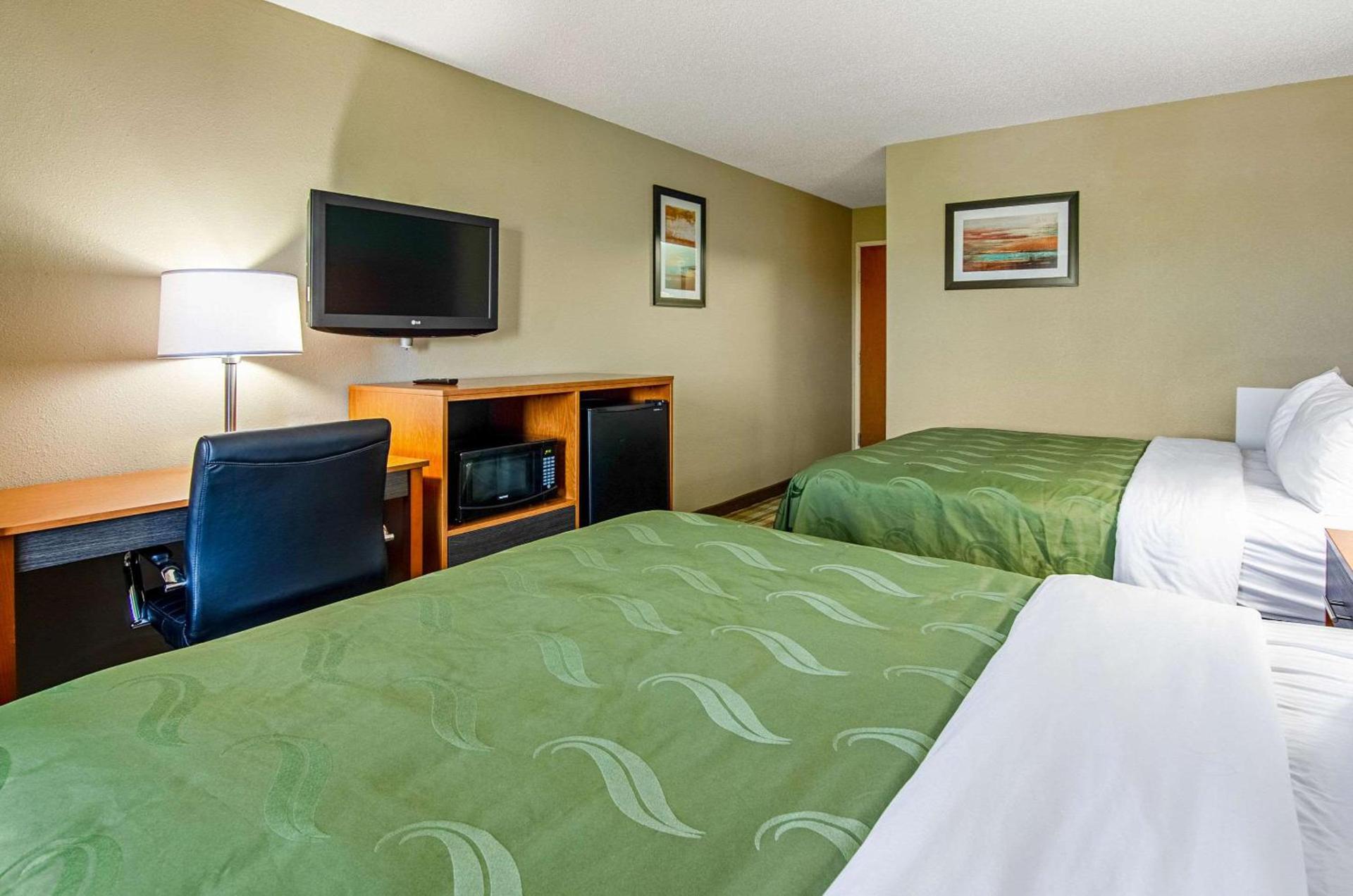 Quality Inn & Suites Bristol North photo 13