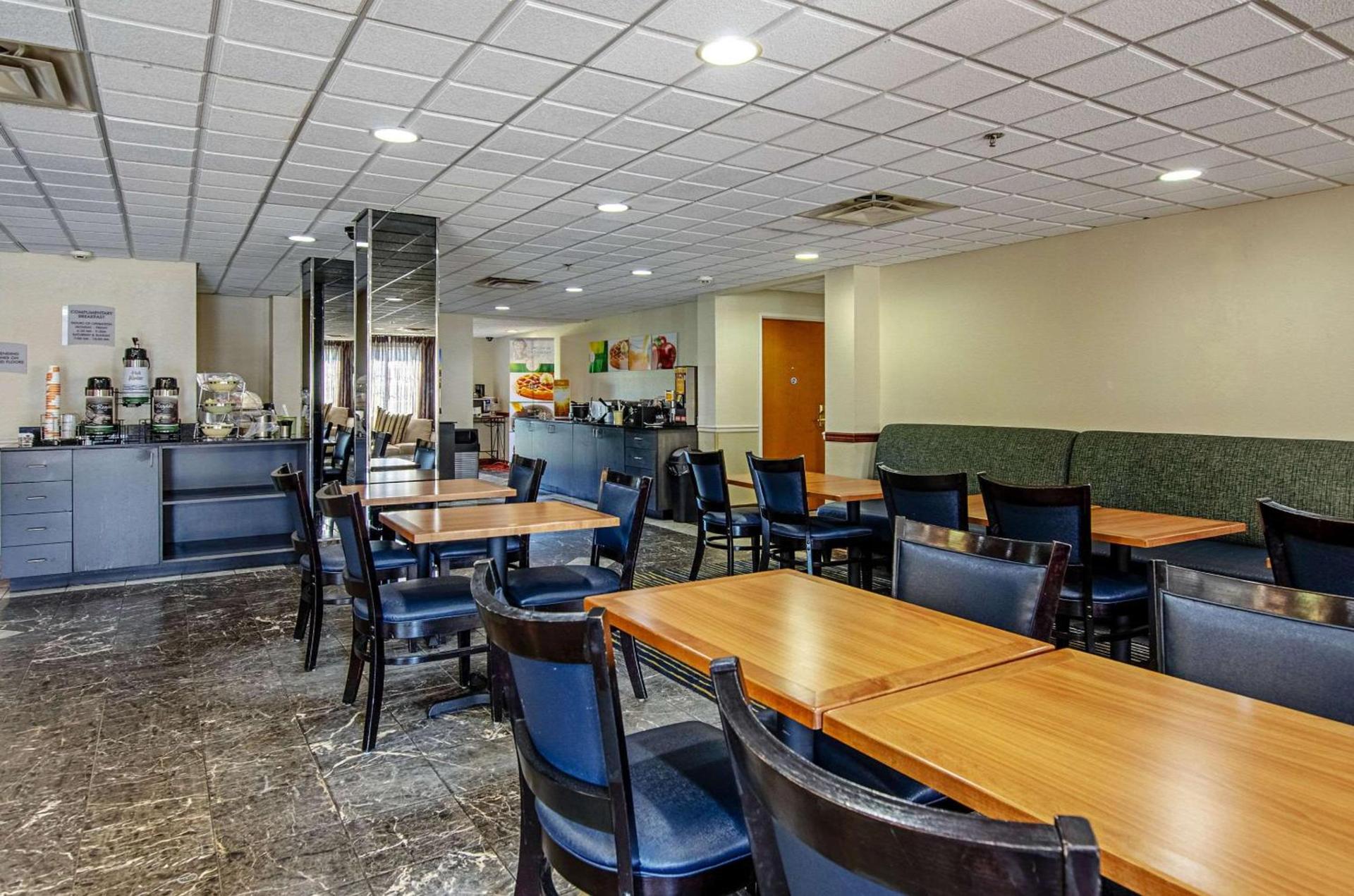 Quality Inn & Suites Bristol North photo 35