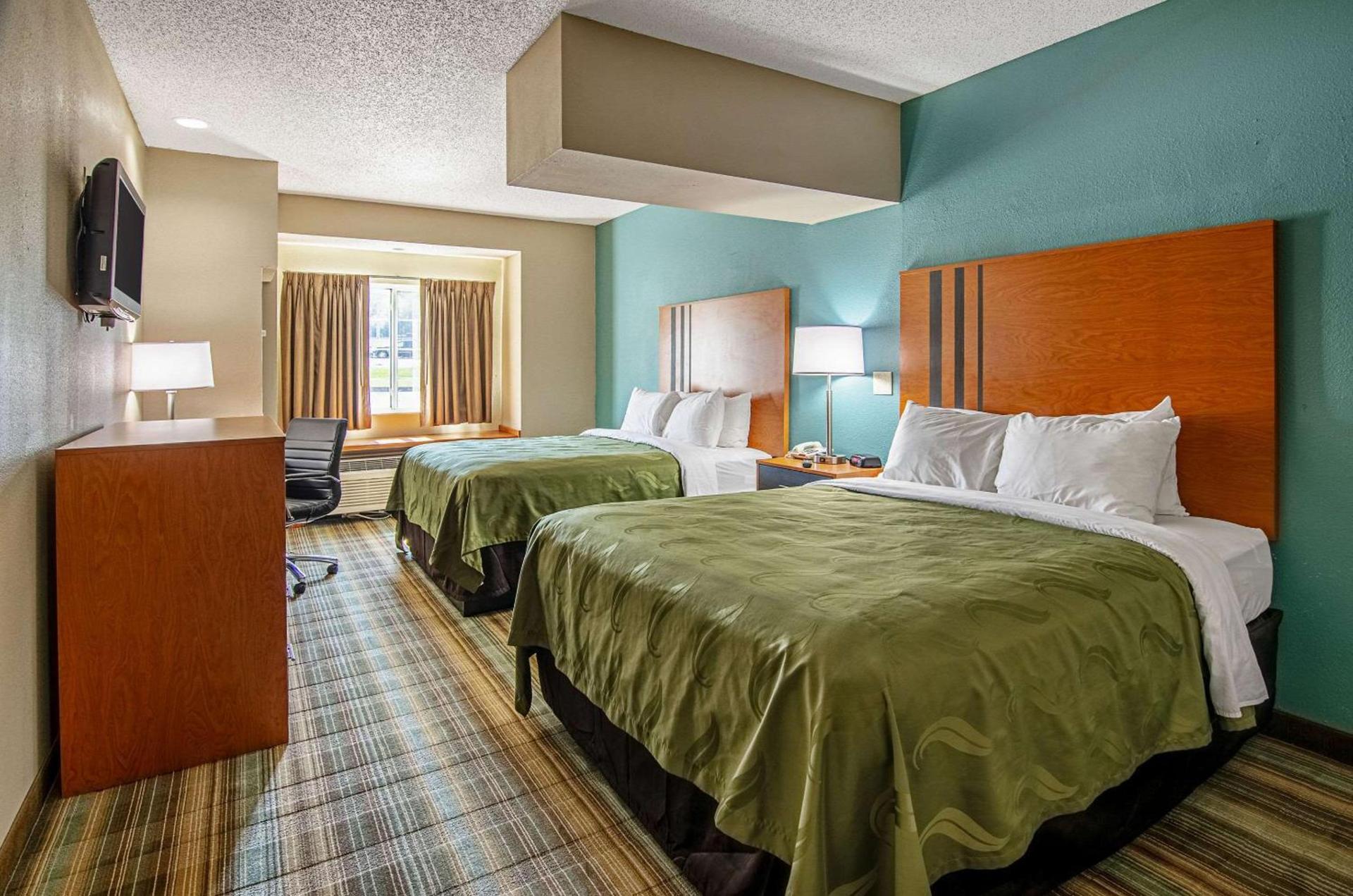 Quality Inn & Suites Bristol North photo 16