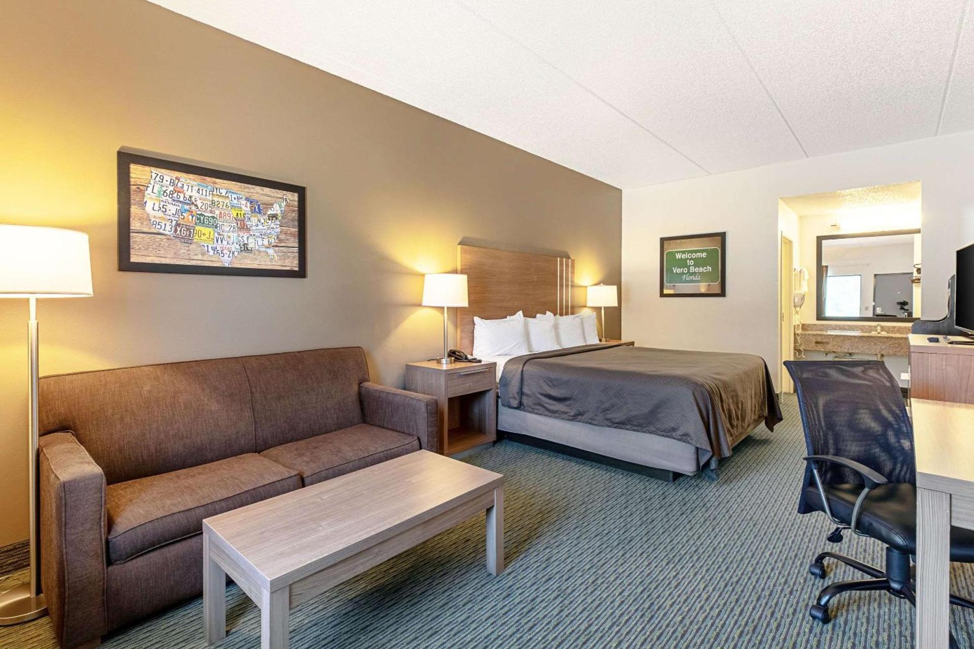 Econo Lodge Vero Beach - Downtown photo 9