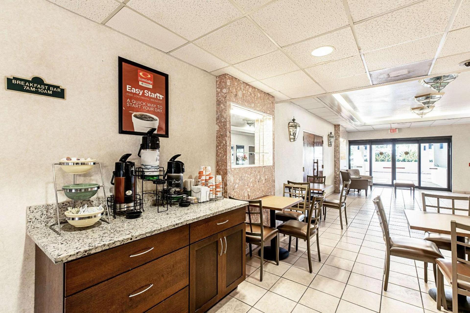 Econo Lodge Vero Beach - Downtown photo 24