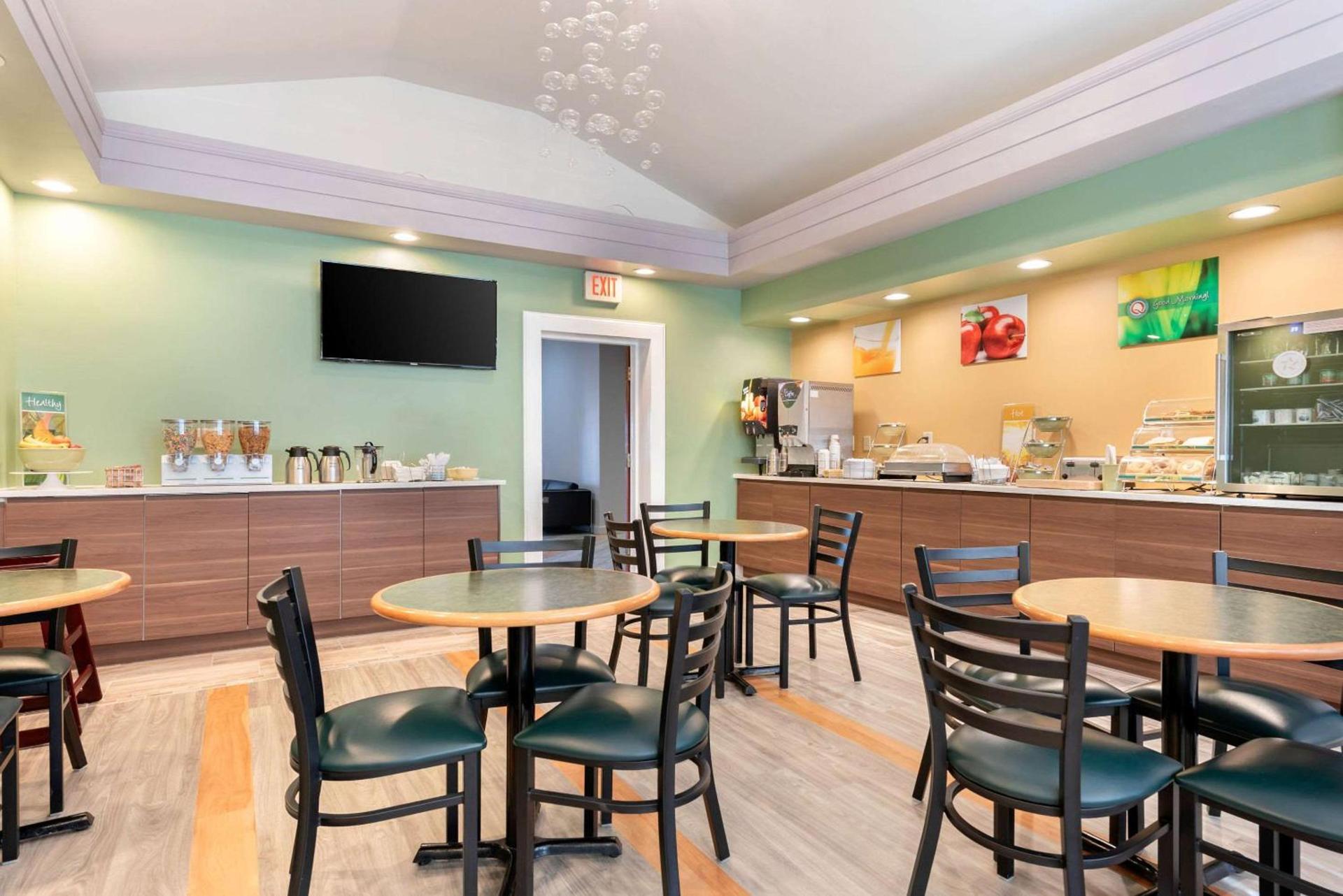 Quality Inn Fairborn near Wright Patterson AFB photo 26