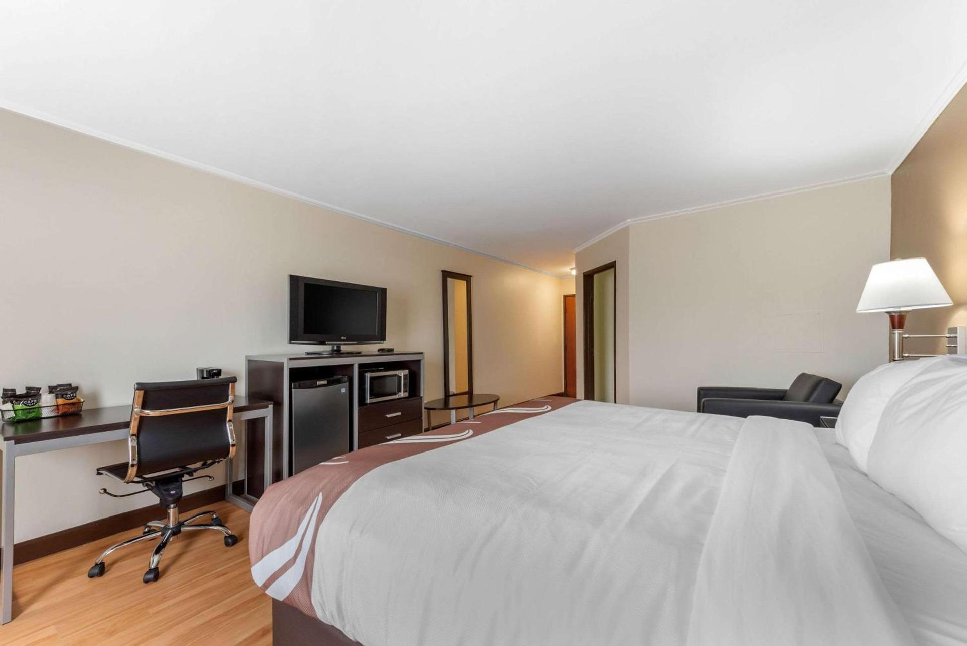 Quality Inn Fairborn near Wright Patterson AFB photo 11