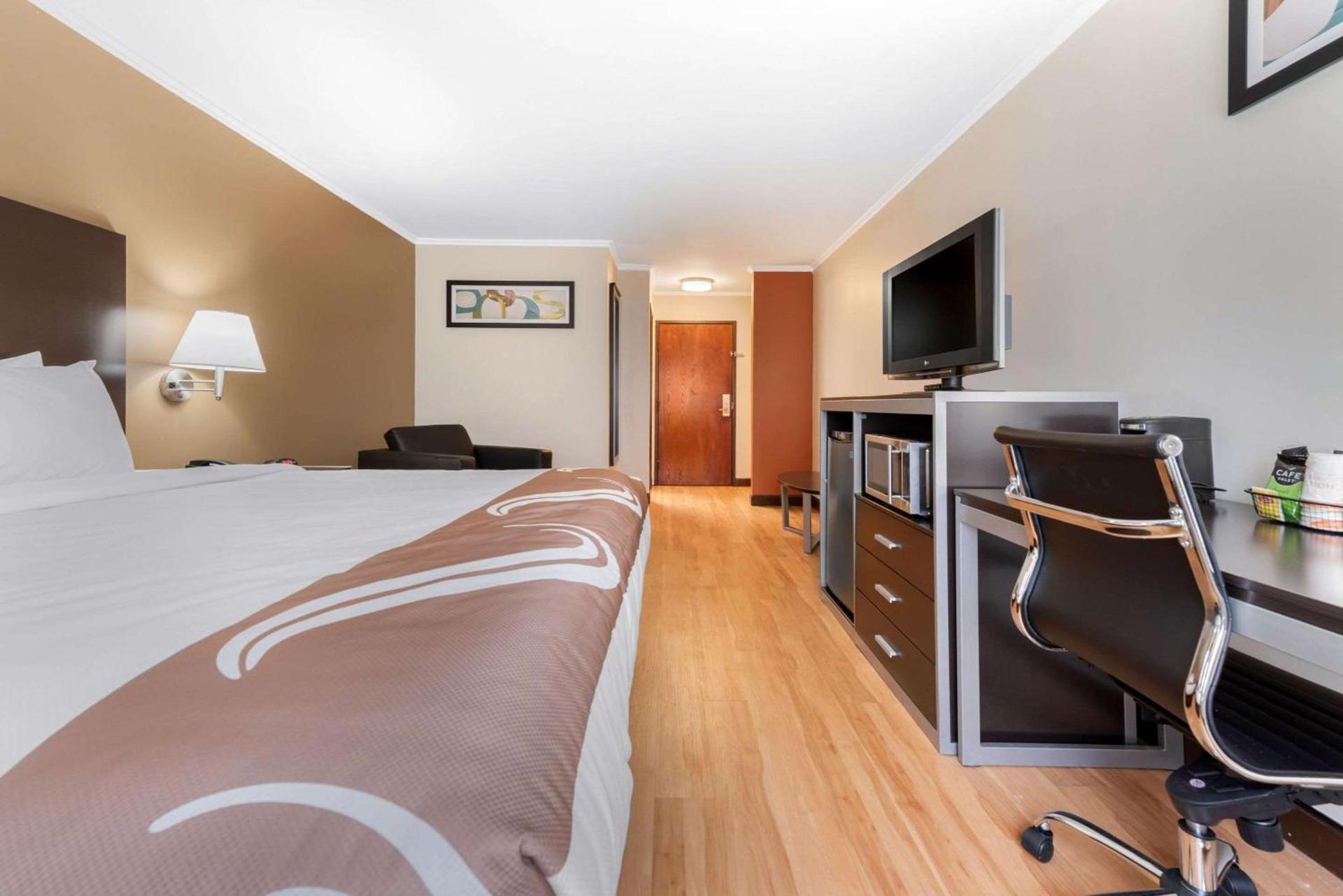 Quality Inn Fairborn near Wright Patterson AFB photo 9