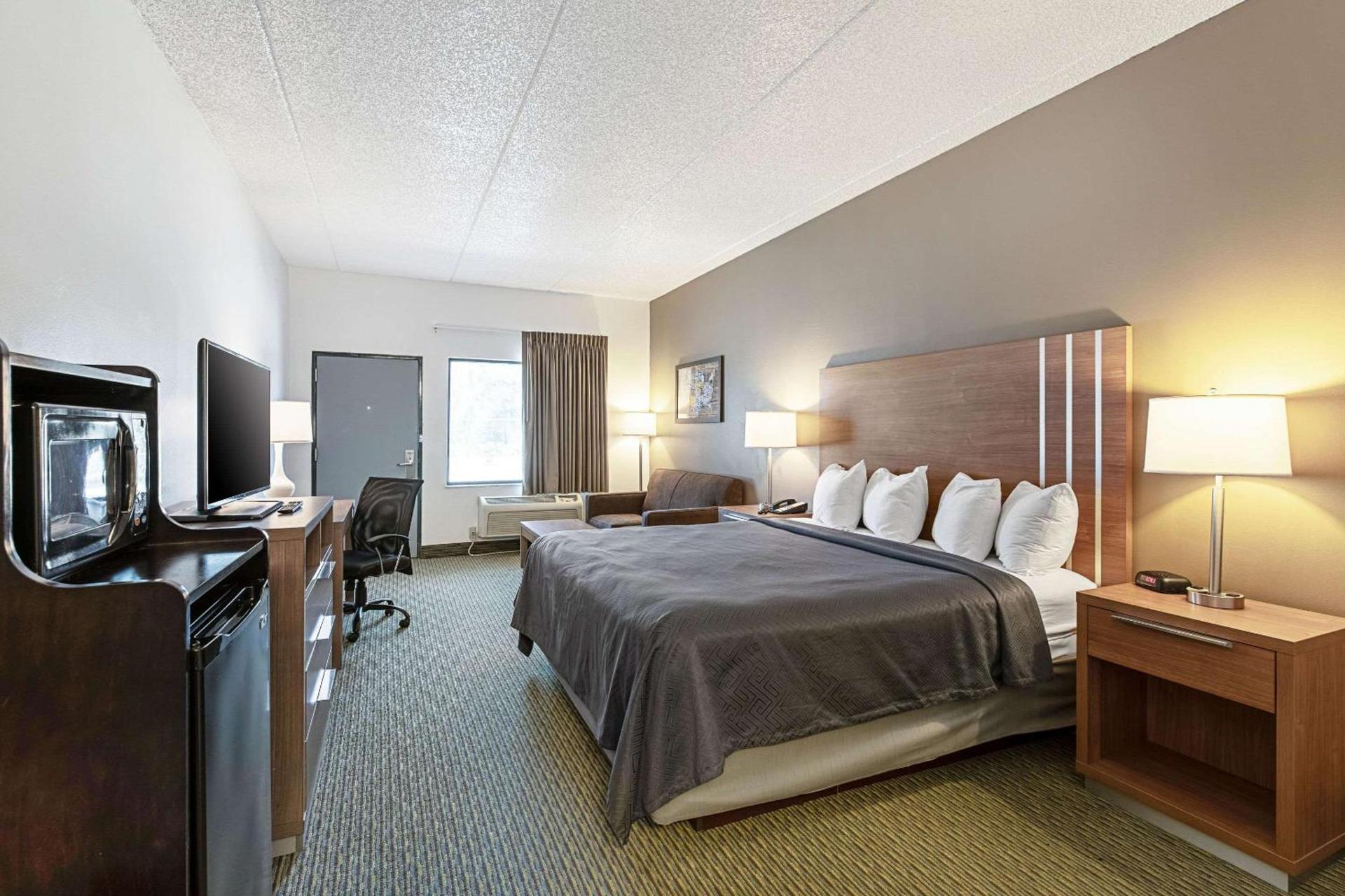 Econo Lodge Vero Beach - Downtown photo 12