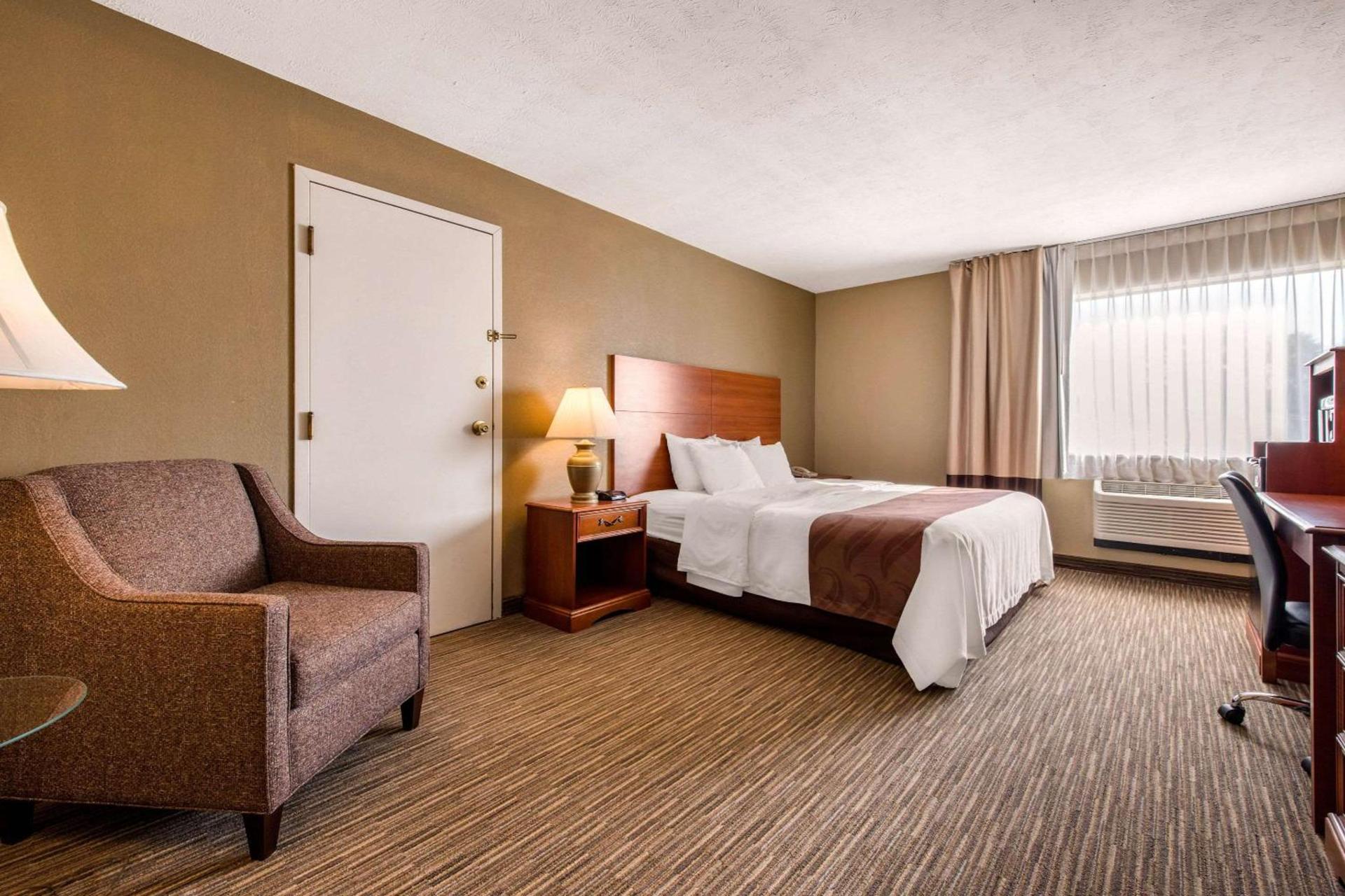 Quality Inn & Suites New Castle photo 7