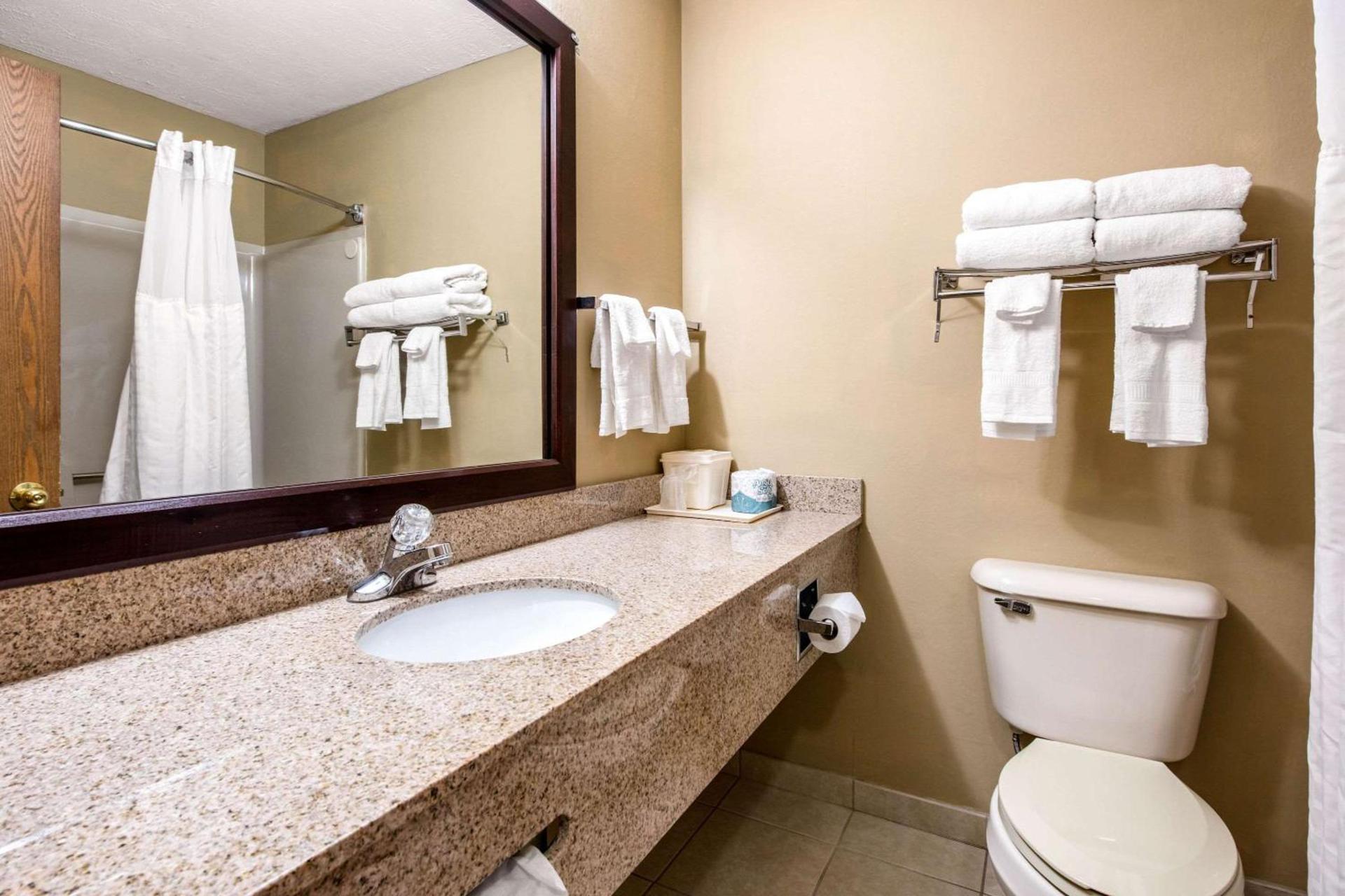 Quality Inn & Suites New Castle photo 22
