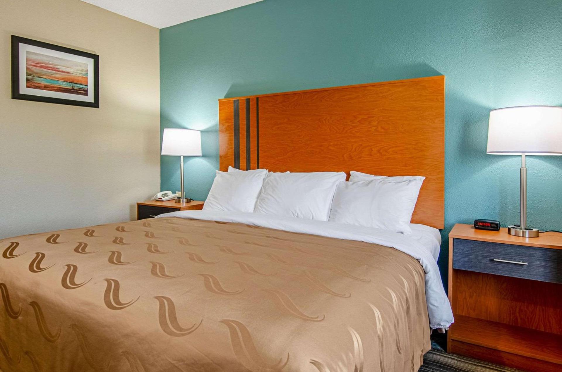 Quality Inn & Suites Bristol North photo 6