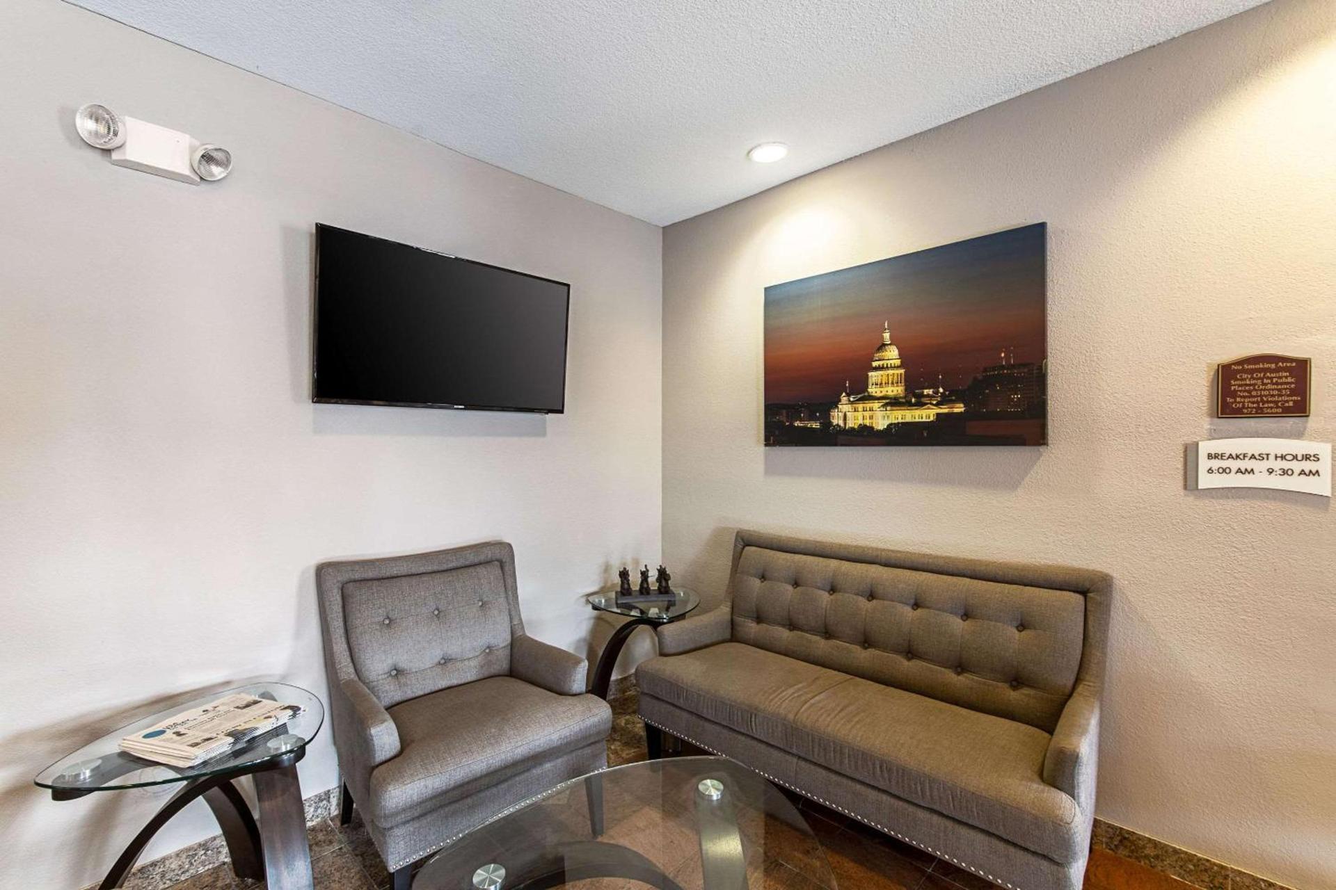 Quality Suites Austin South Street Elmo District photo 19