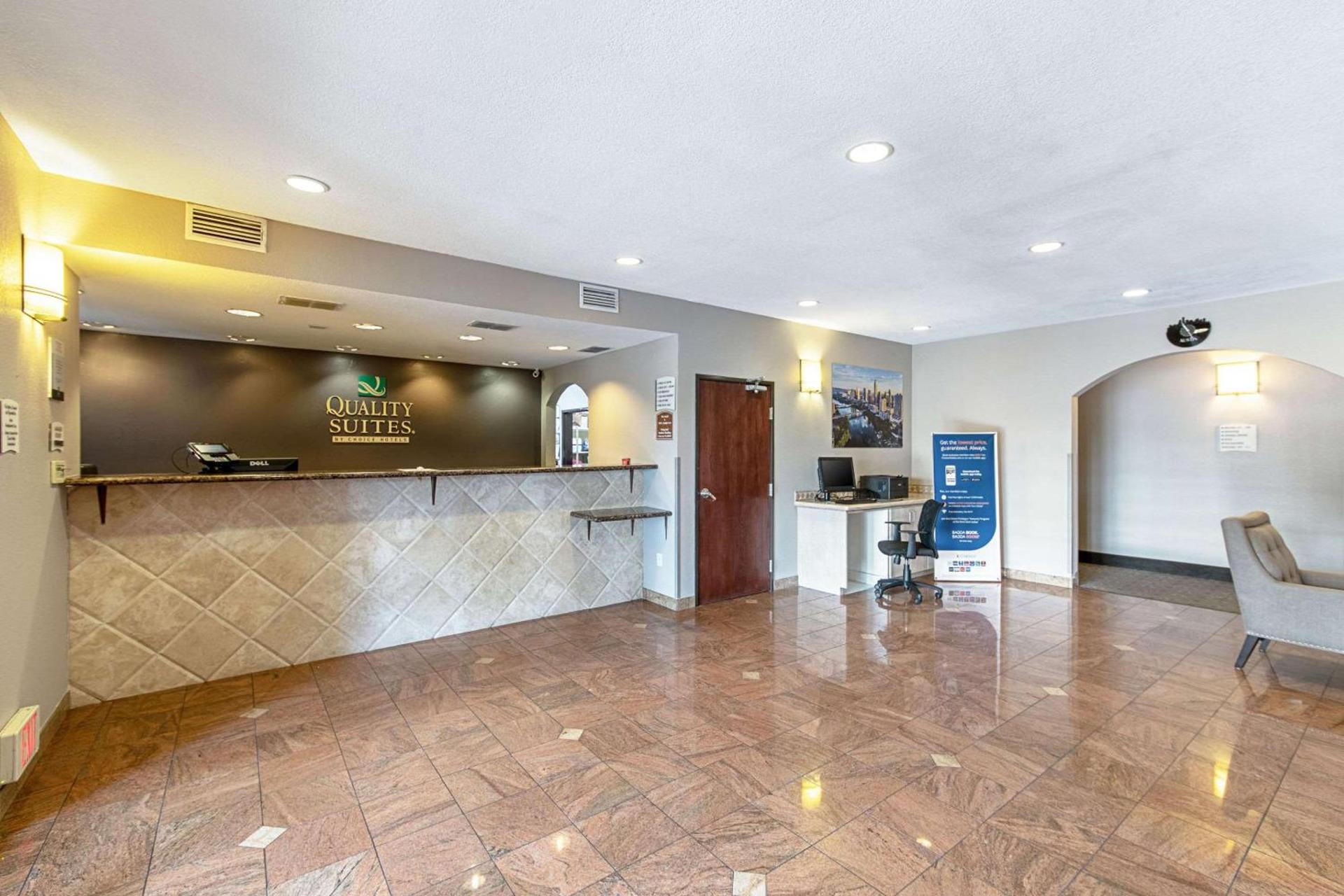 Quality Suites Austin South Street Elmo District photo 18