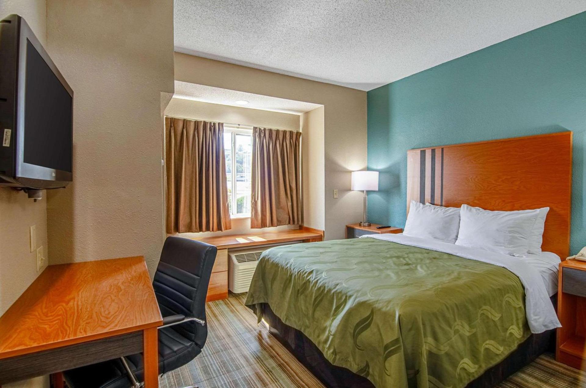 Quality Inn & Suites Bristol North photo 8