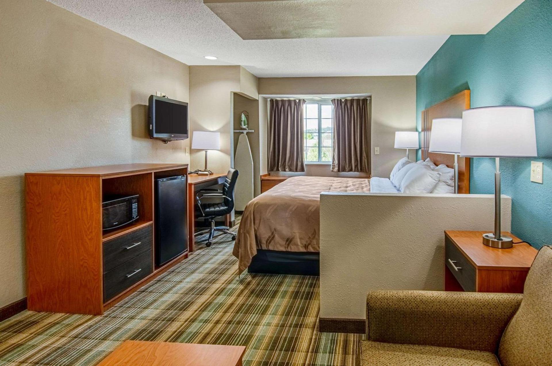 Quality Inn & Suites Bristol North photo 24
