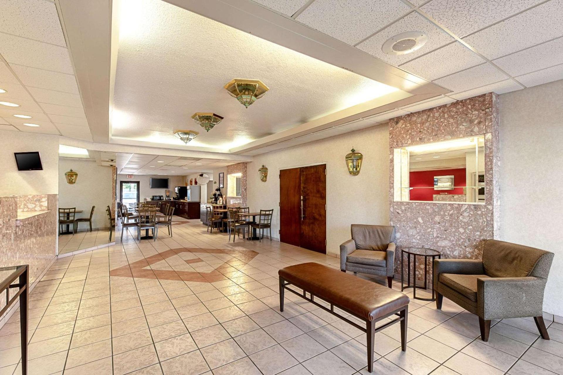 Econo Lodge Vero Beach - Downtown photo 8
