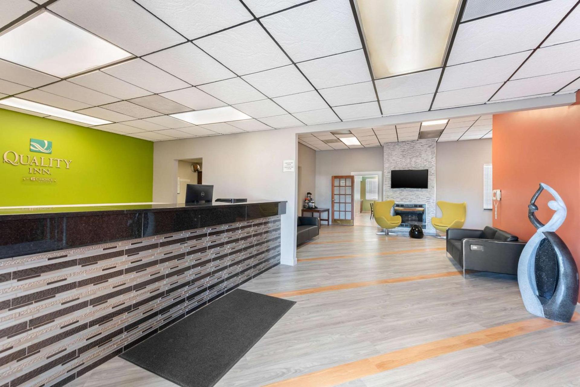 Quality Inn Fairborn near Wright Patterson AFB photo 3