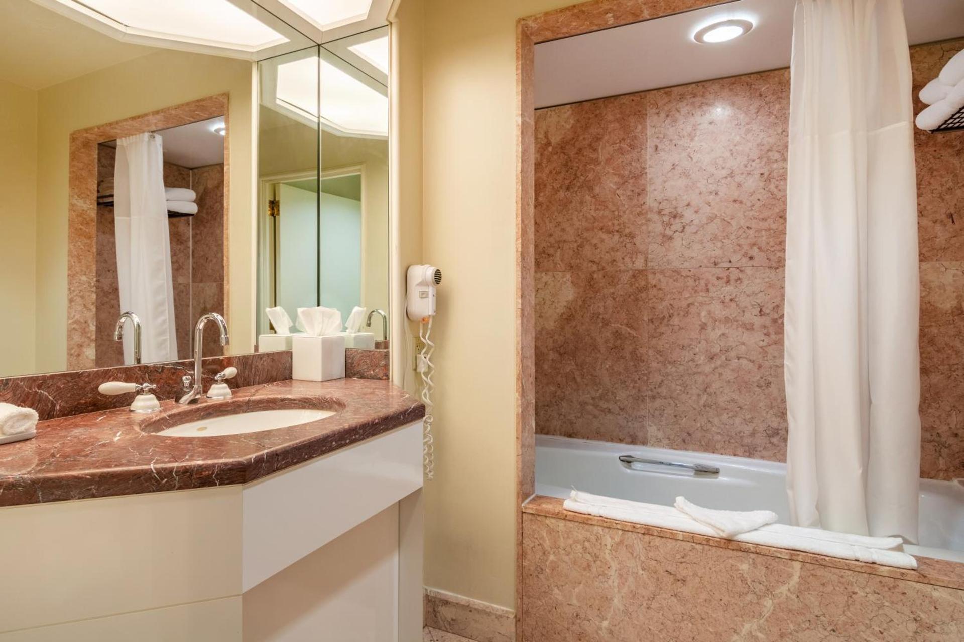 The Buckingham Hotel photo 4