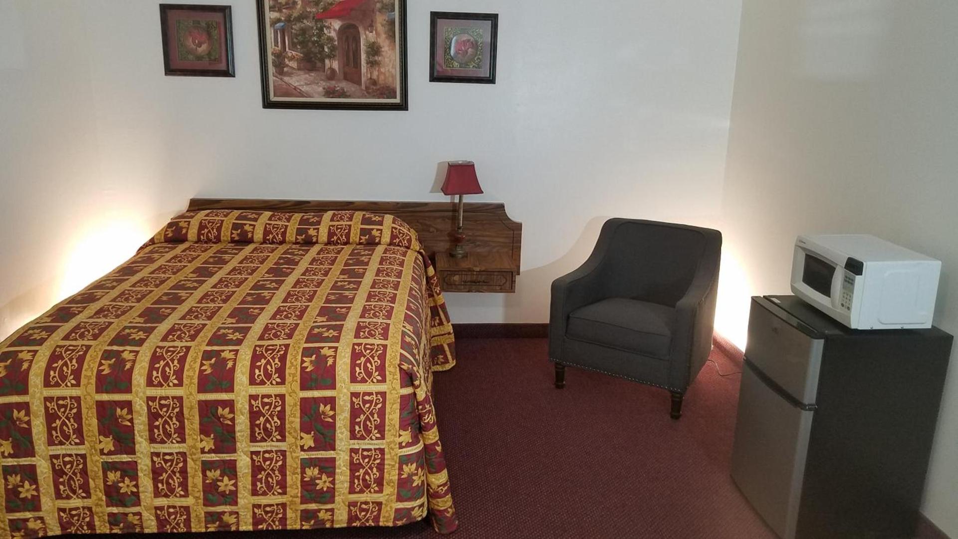 Amber Inn Motel photo 18