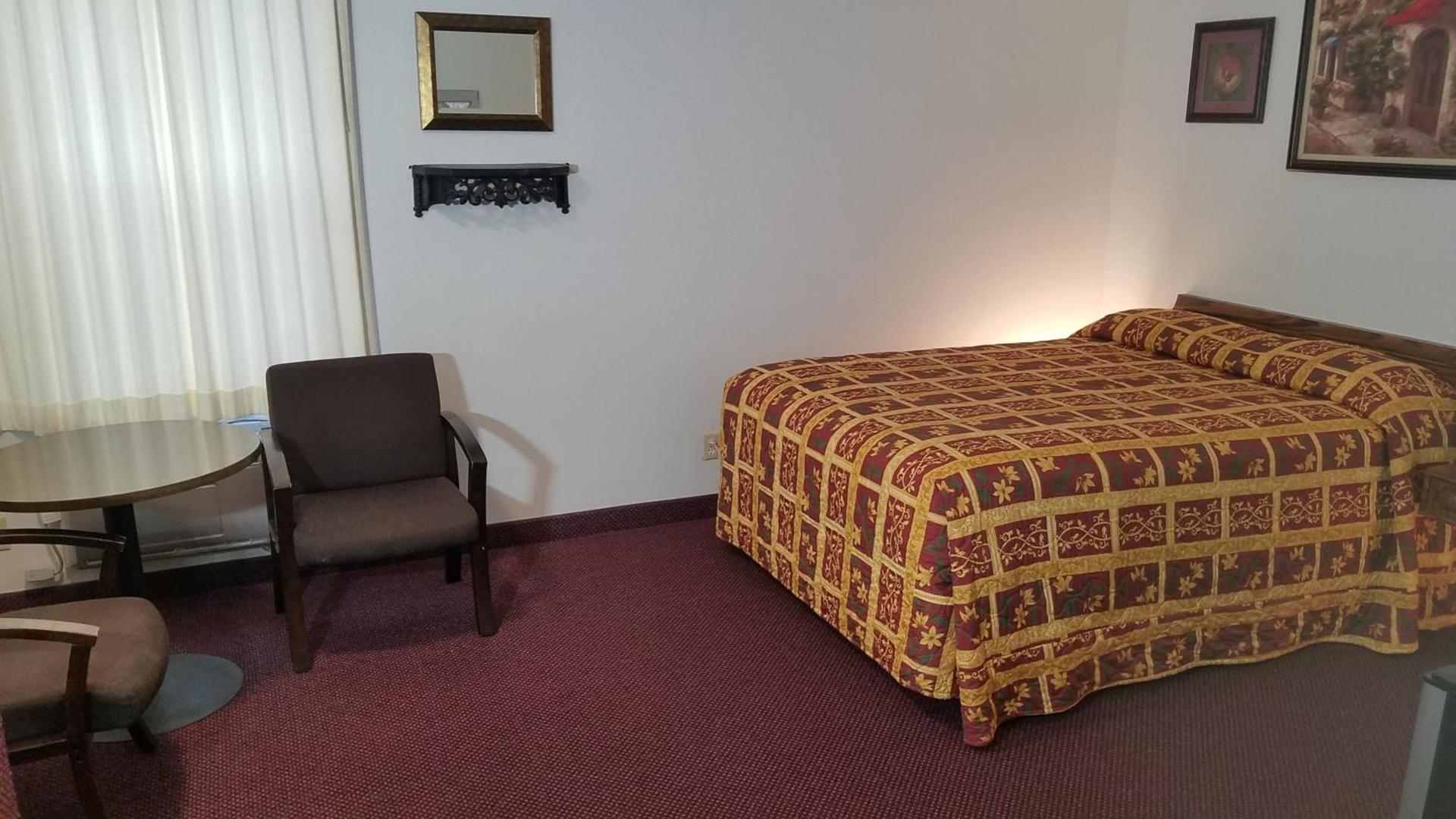 Amber Inn Motel photo 19