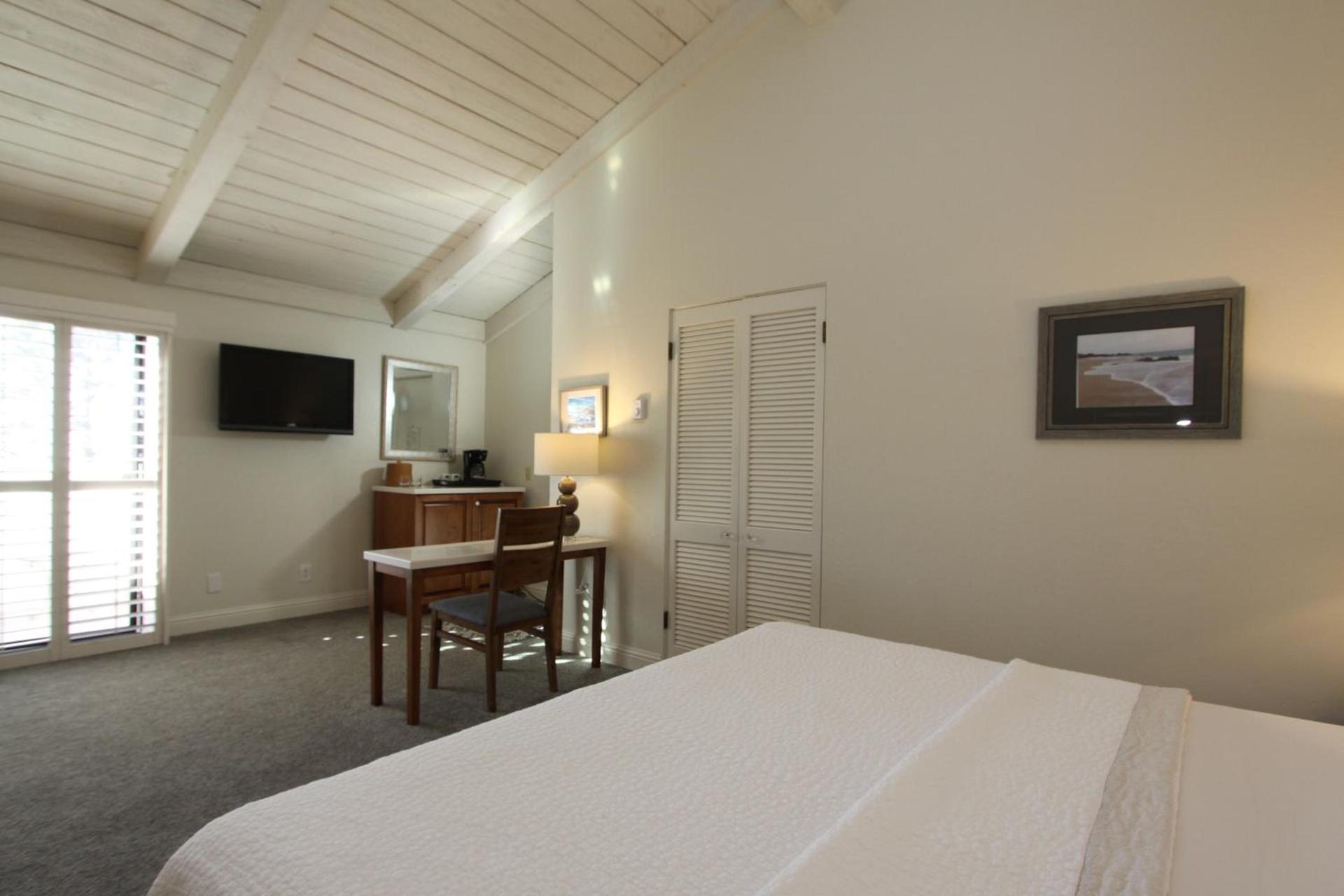 Lobos Lodge photo 7